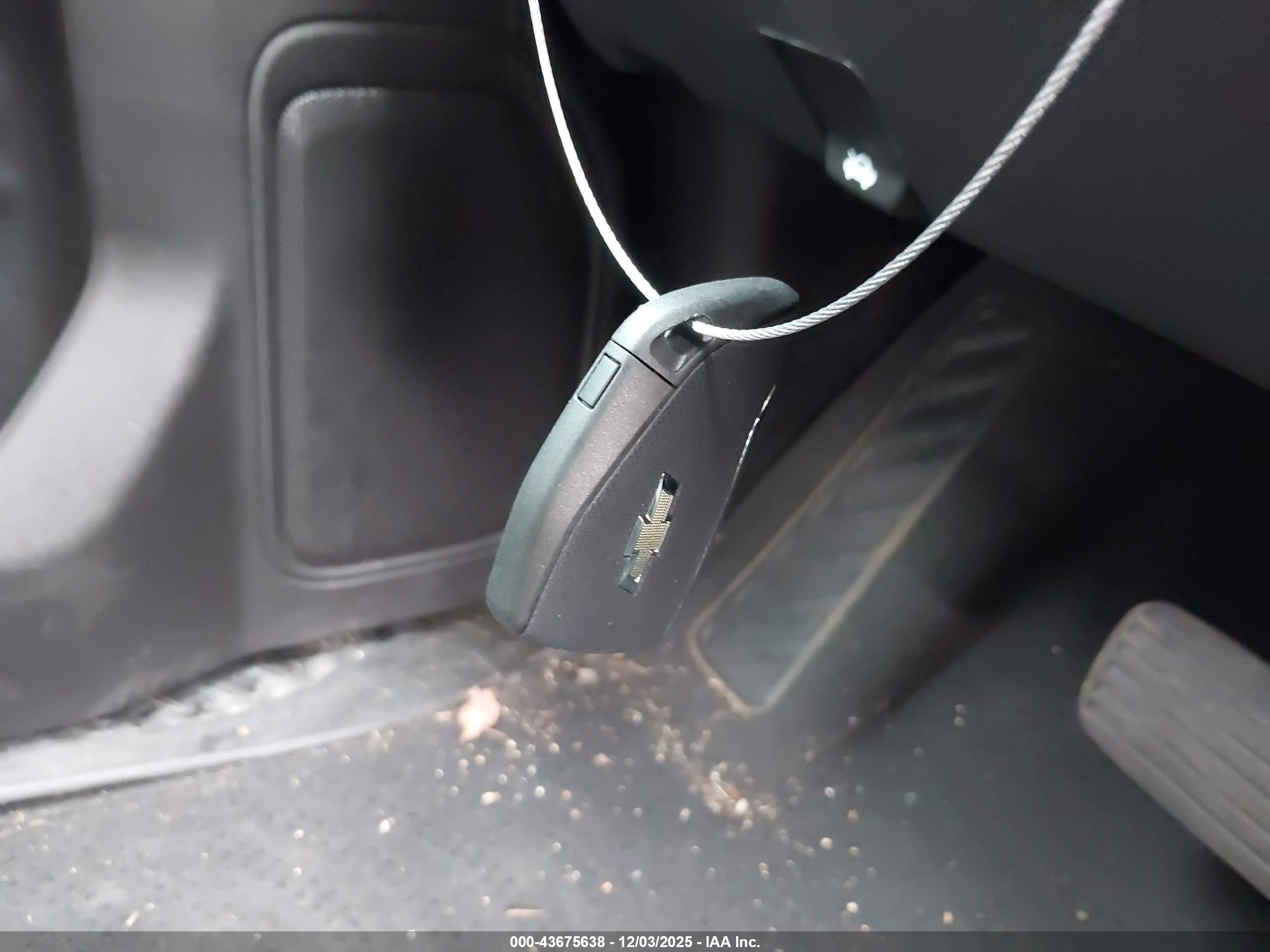 CHEVROLET SILVERADO image 11