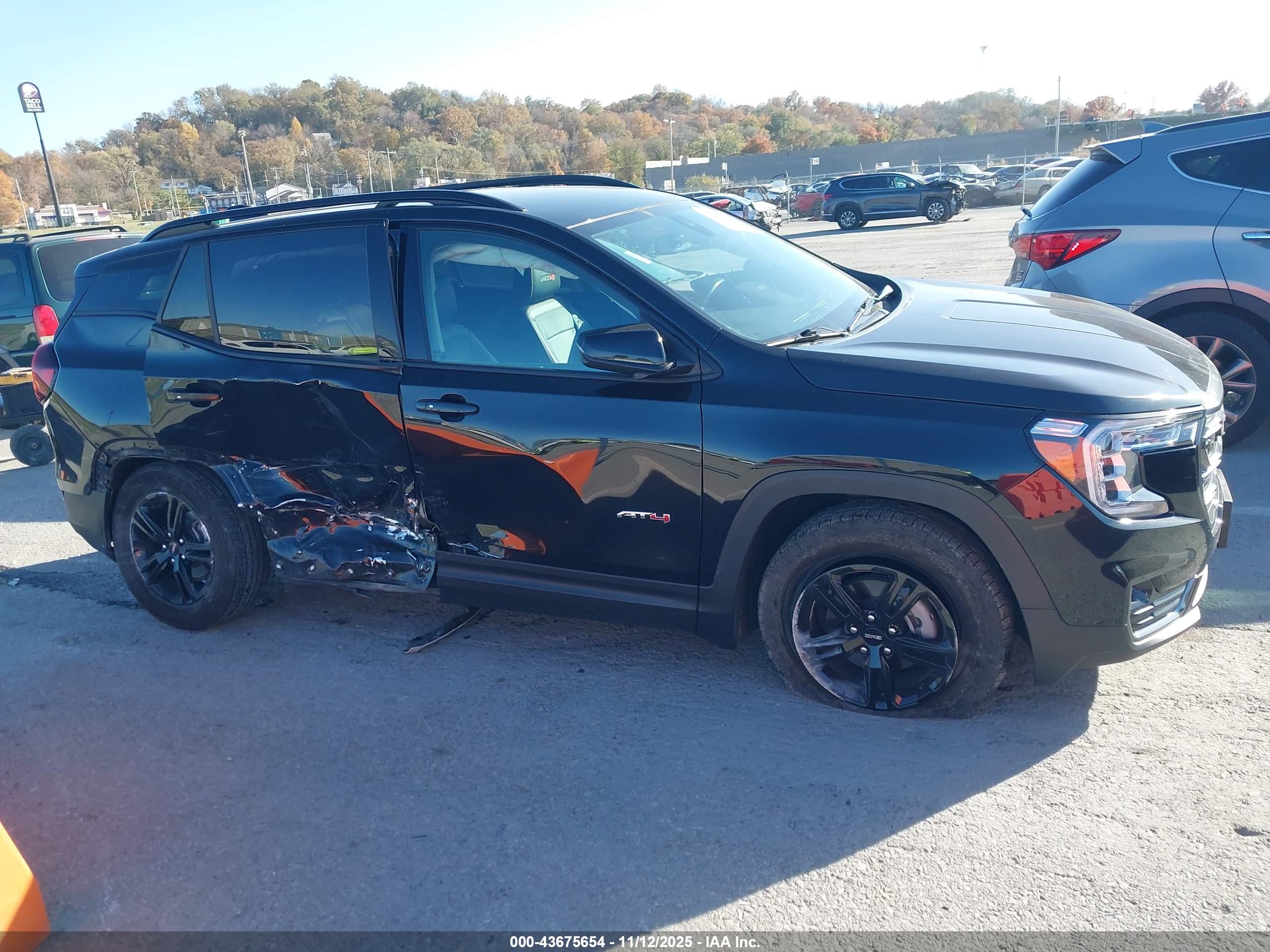 GMC TERRAIN image 6