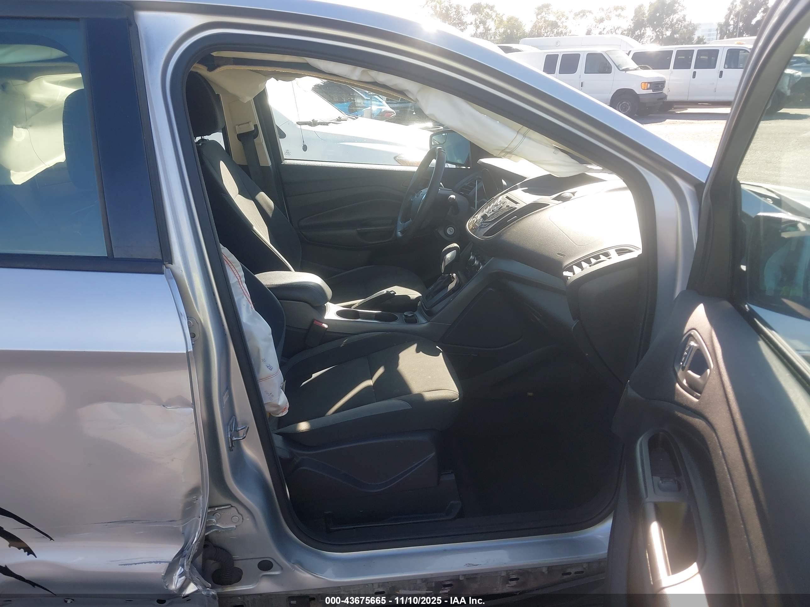 FORD ESCAPE image 5