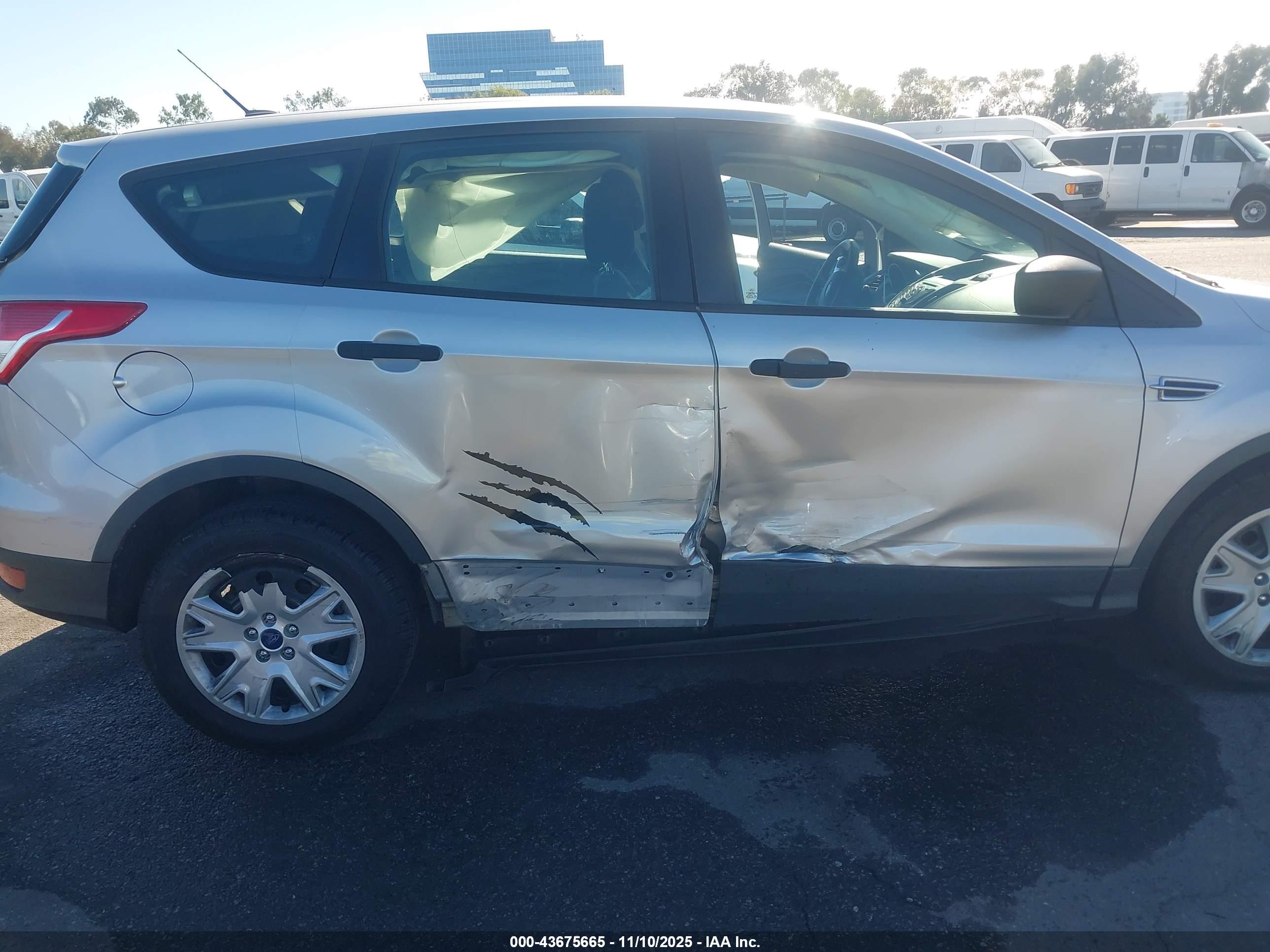 FORD ESCAPE image 6
