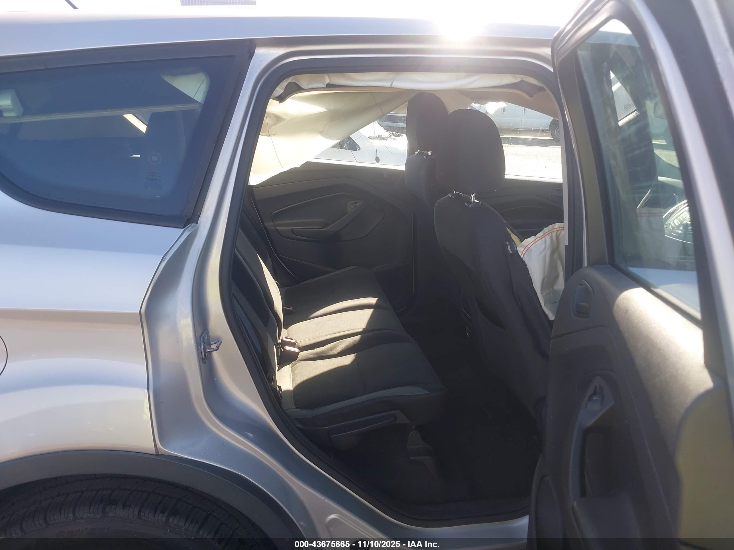 FORD ESCAPE image 8