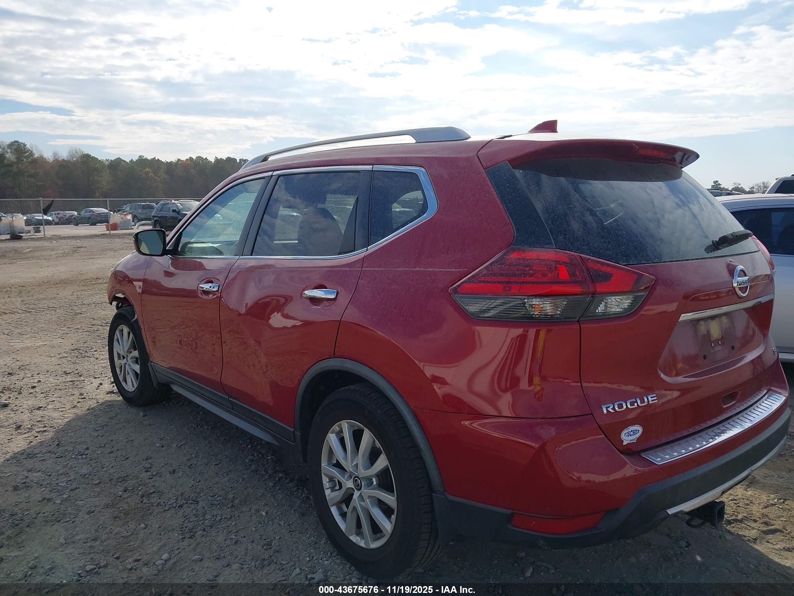 NISSAN ROGUE image 3