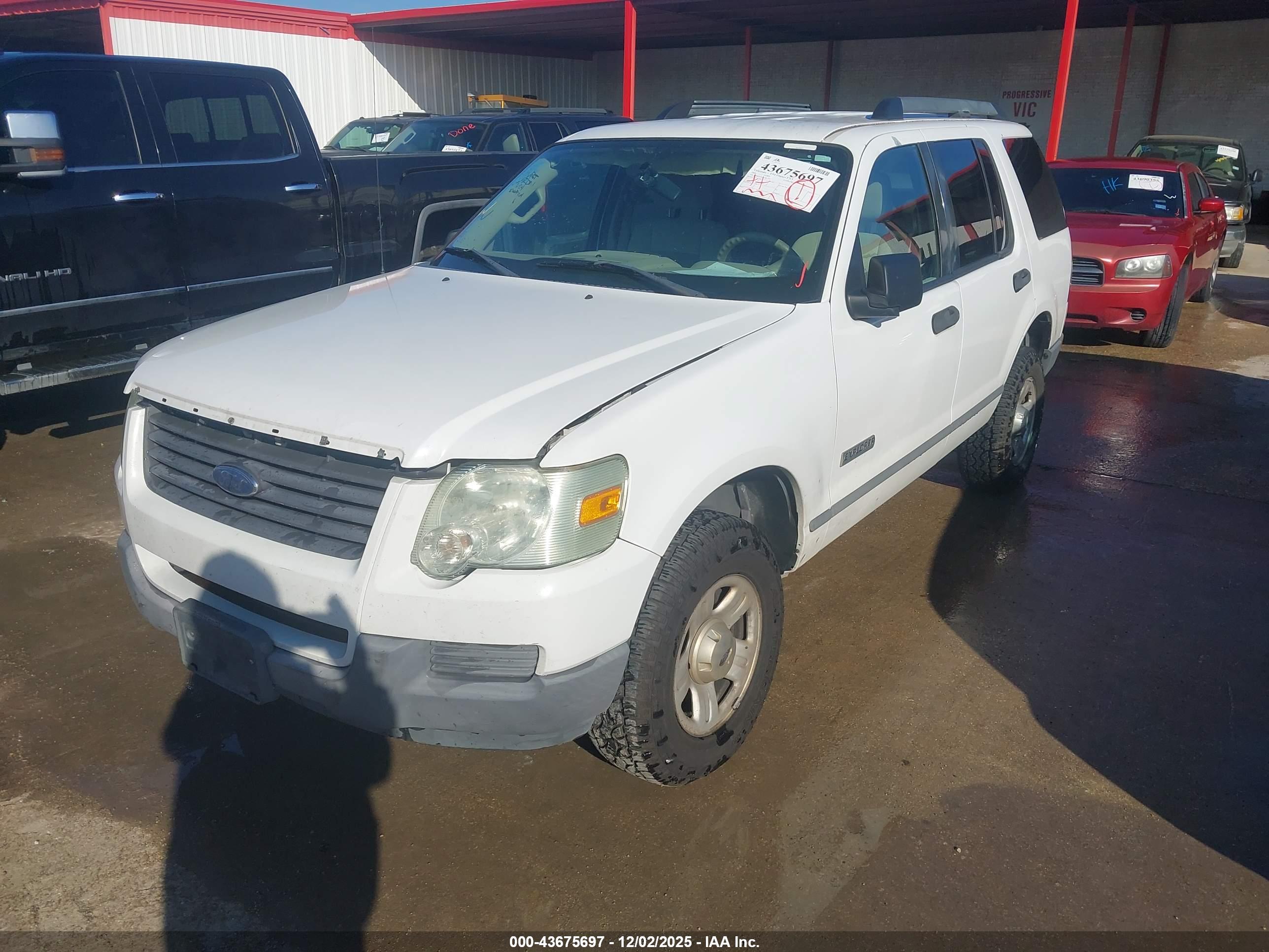 FORD EXPLORER image 2