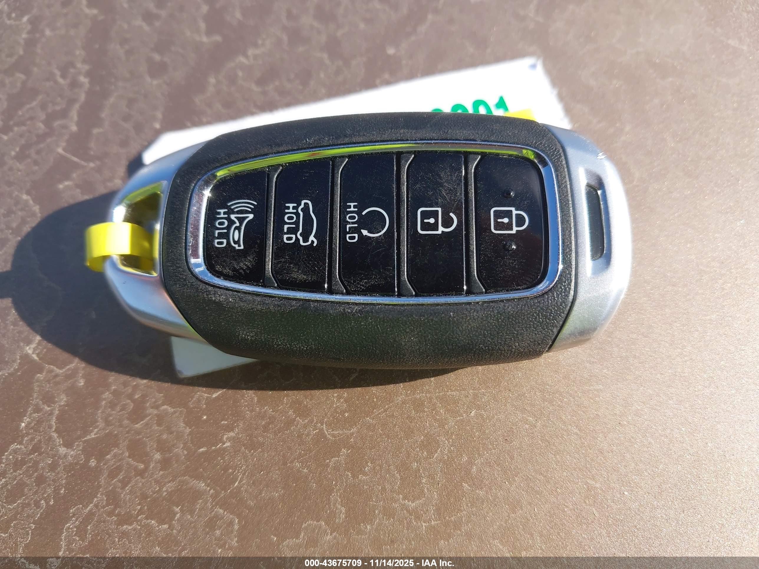 HYUNDAI ELANTRA image 11