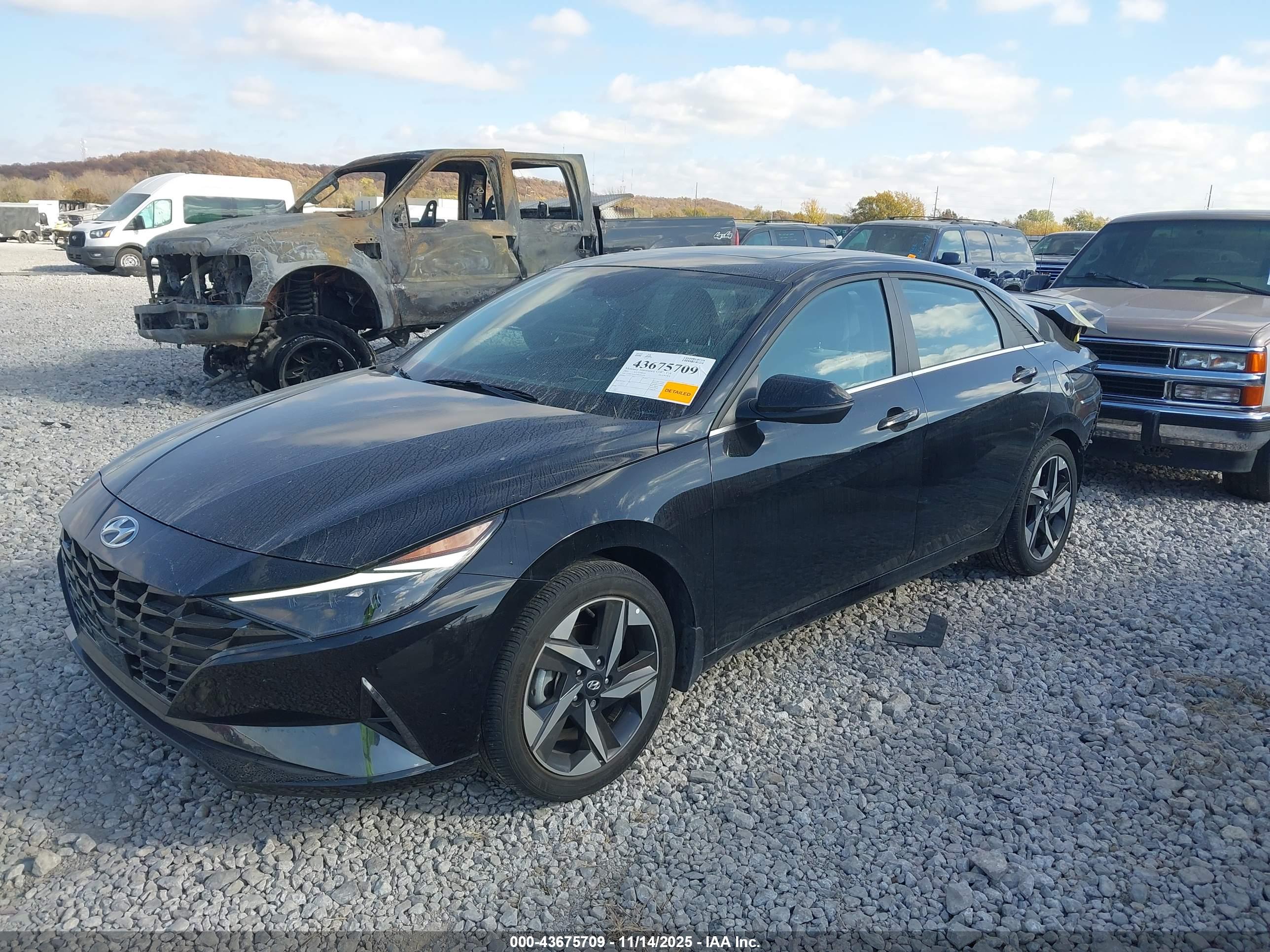 HYUNDAI ELANTRA image 2