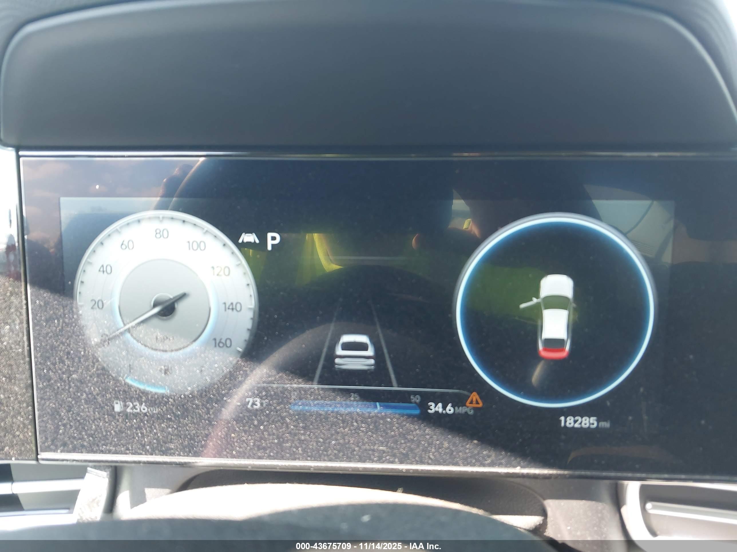 HYUNDAI ELANTRA image 7