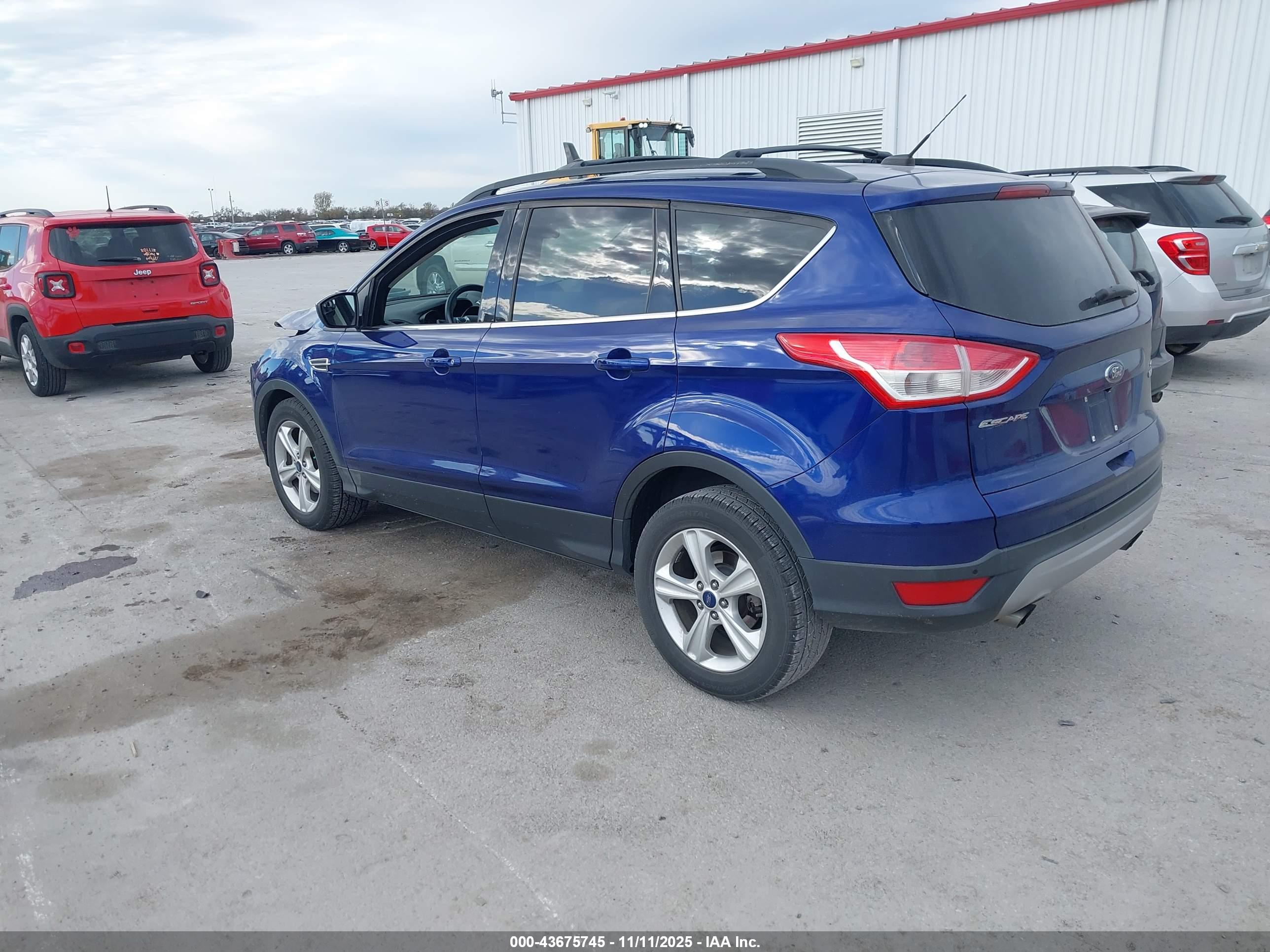 FORD ESCAPE image 3