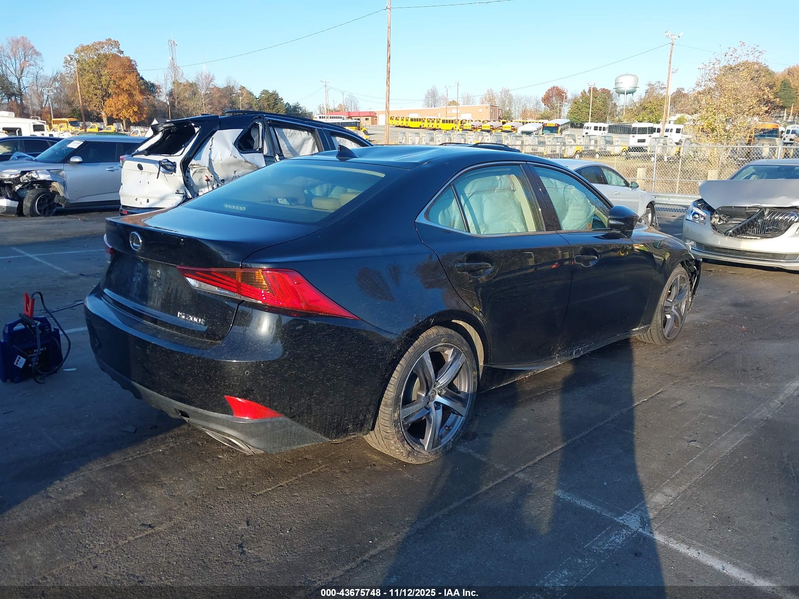LEXUS IS image 4