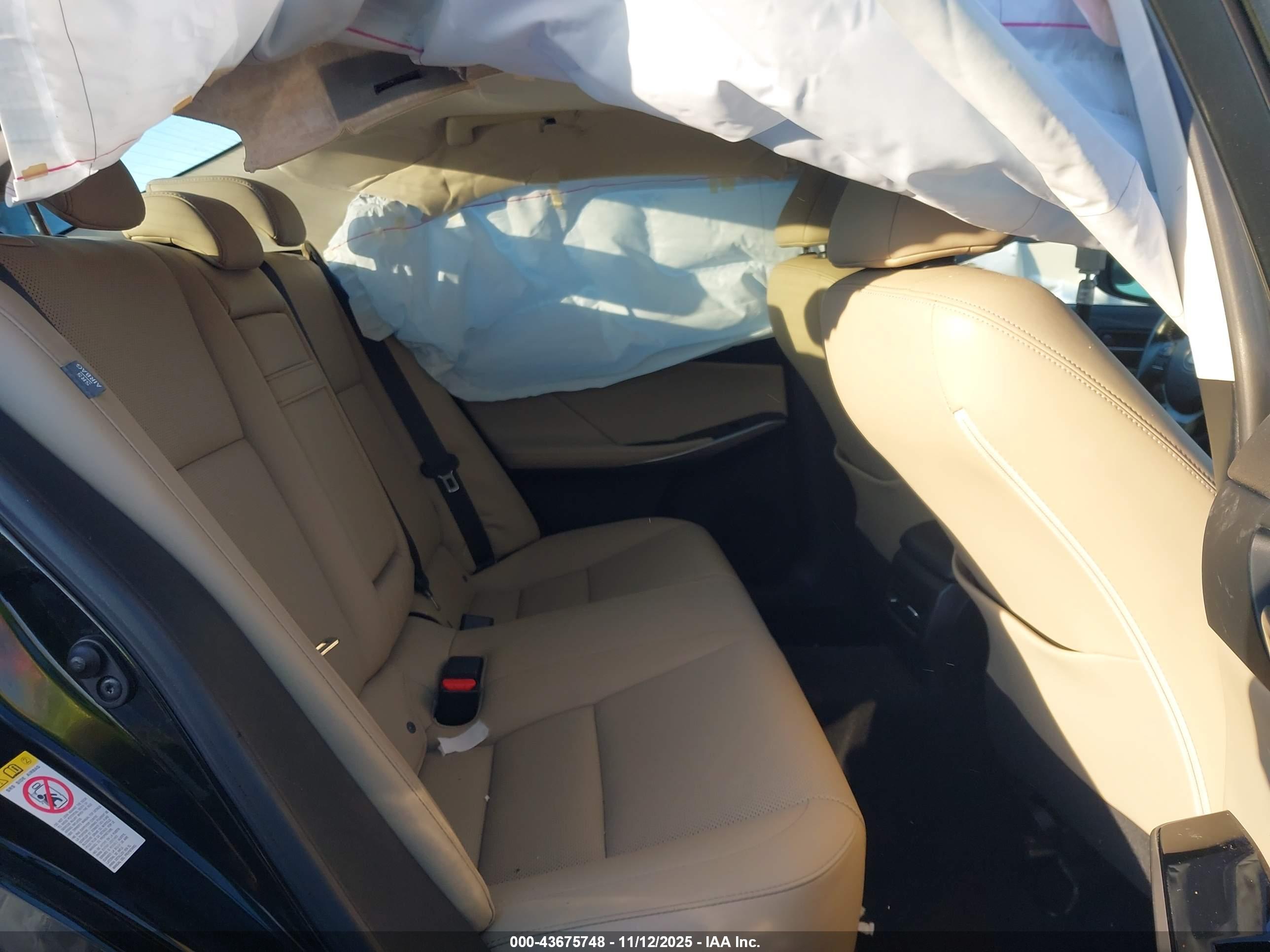 LEXUS IS image 8