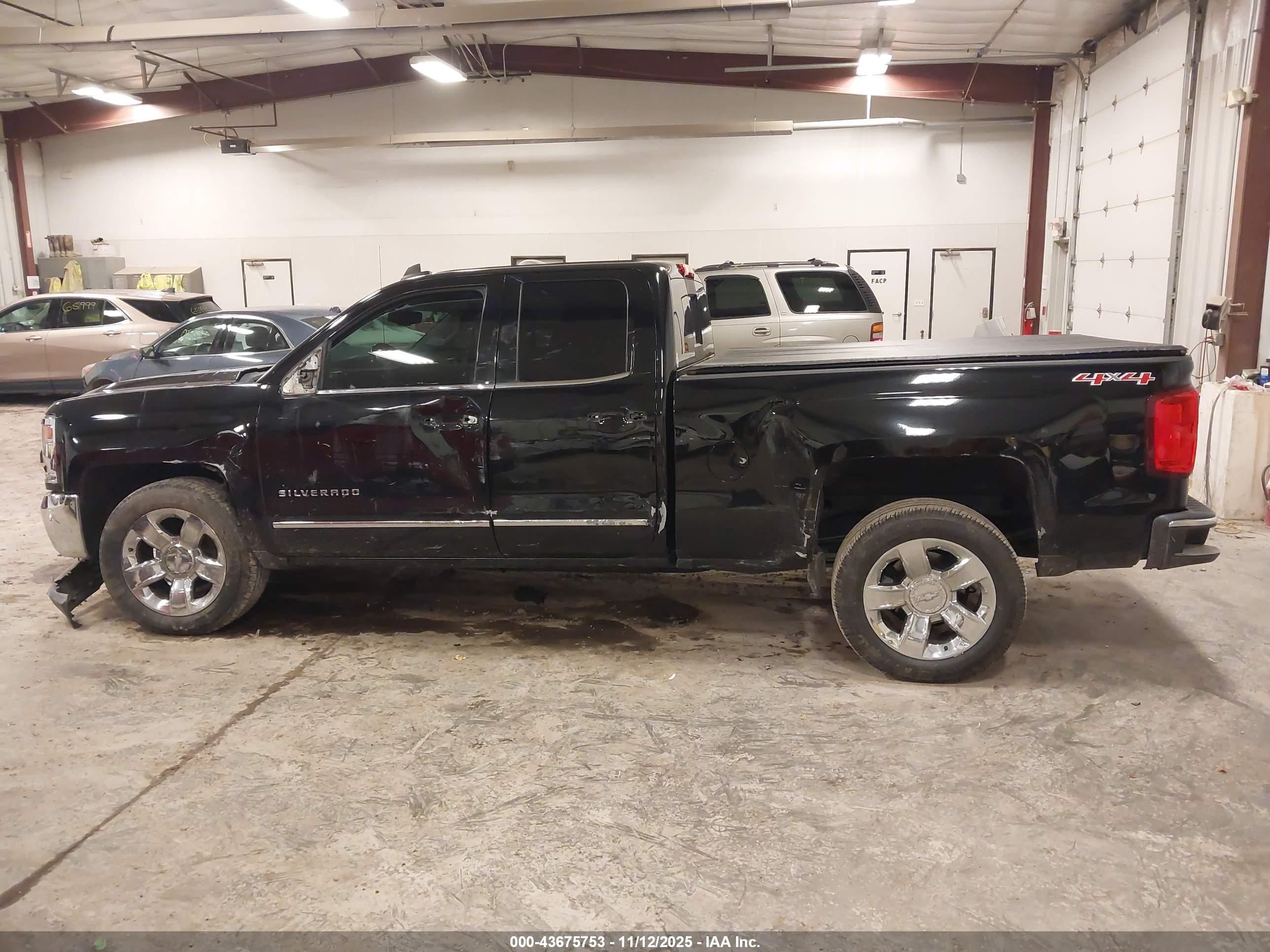CHEVROLET SILVERADO image 6