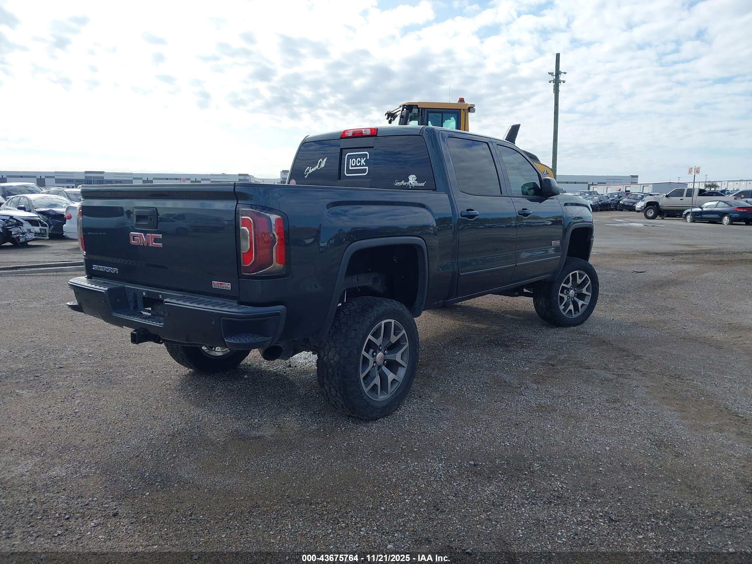 GMC SIERRA image 4
