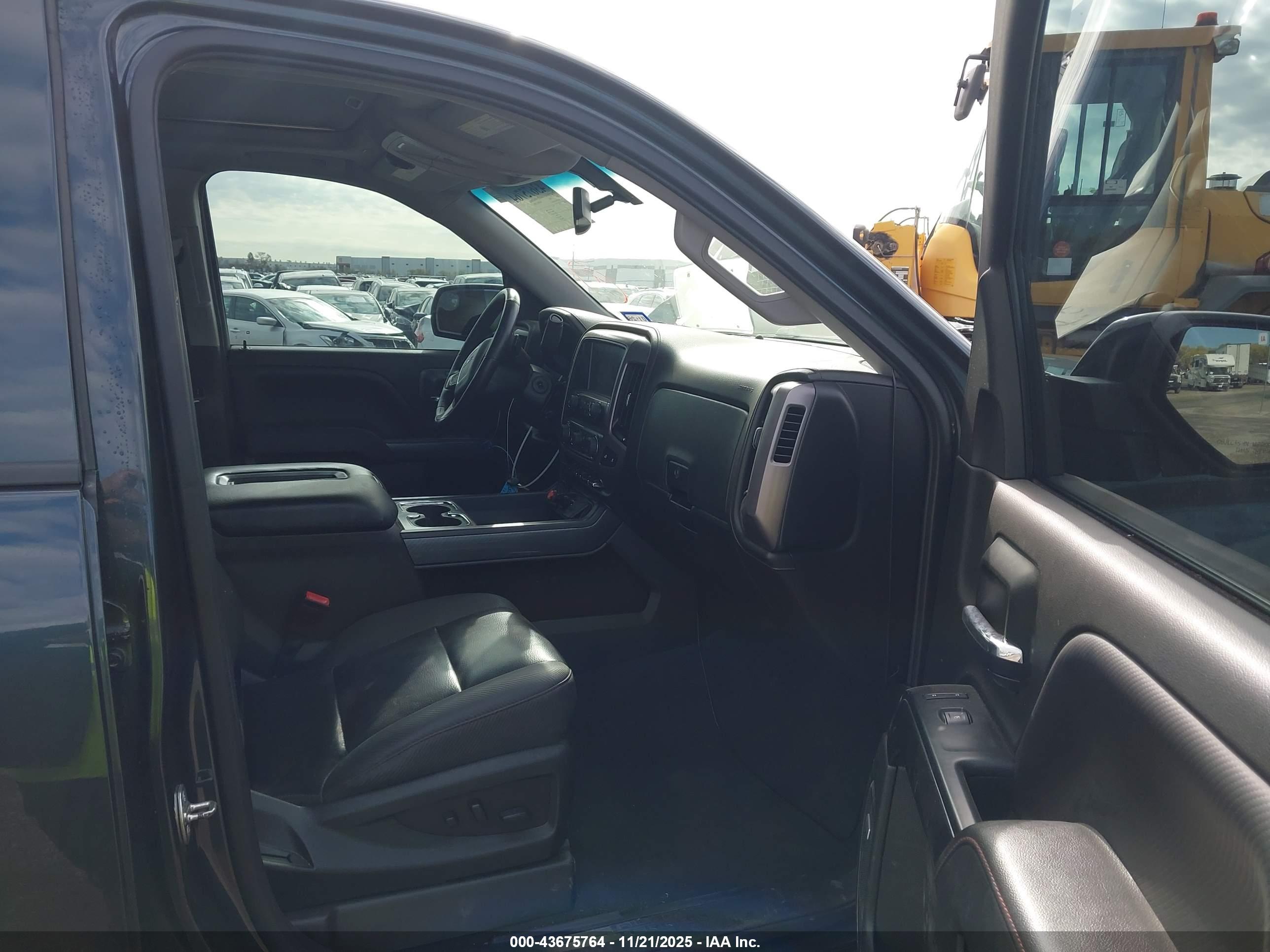 GMC SIERRA image 5