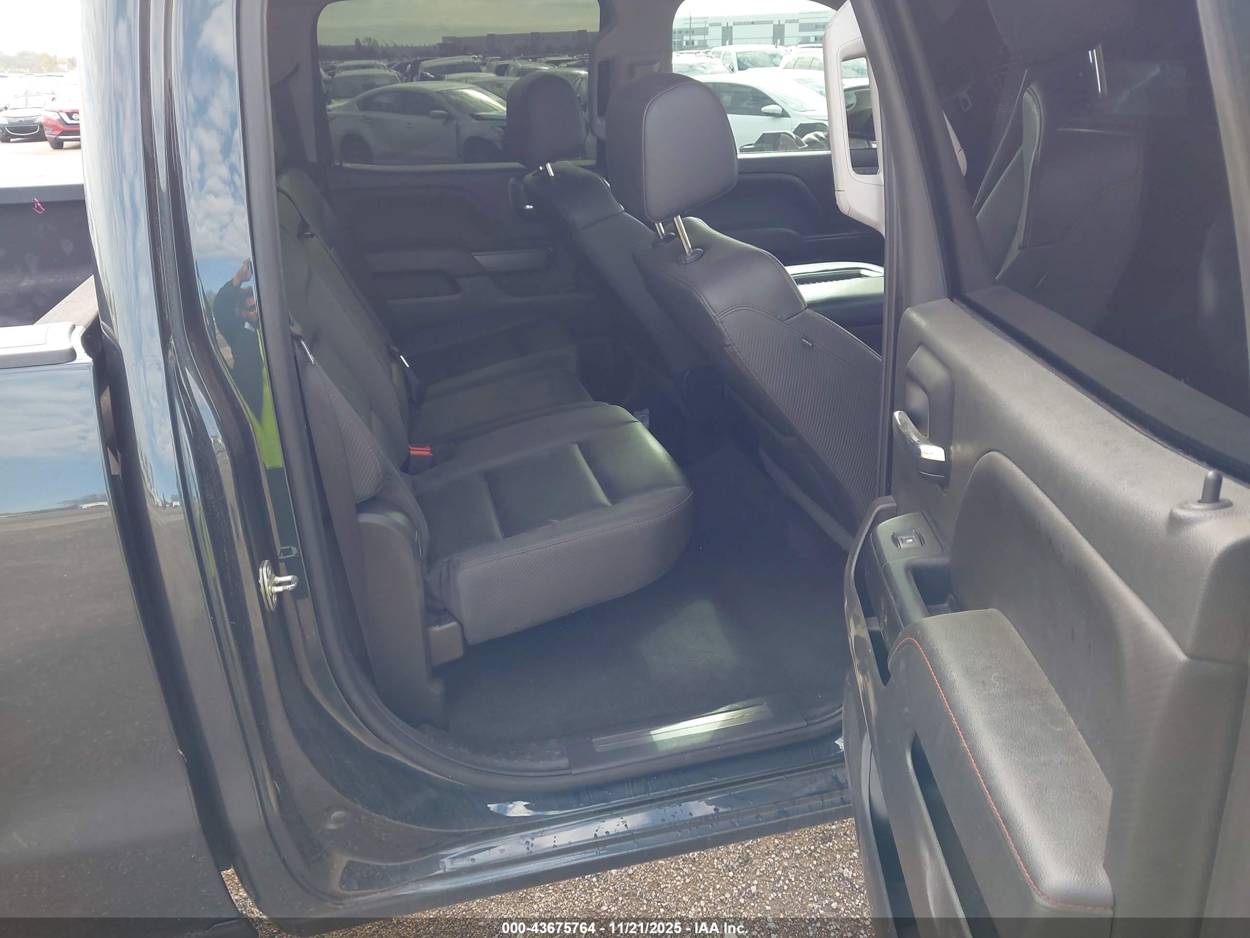 GMC SIERRA image 8