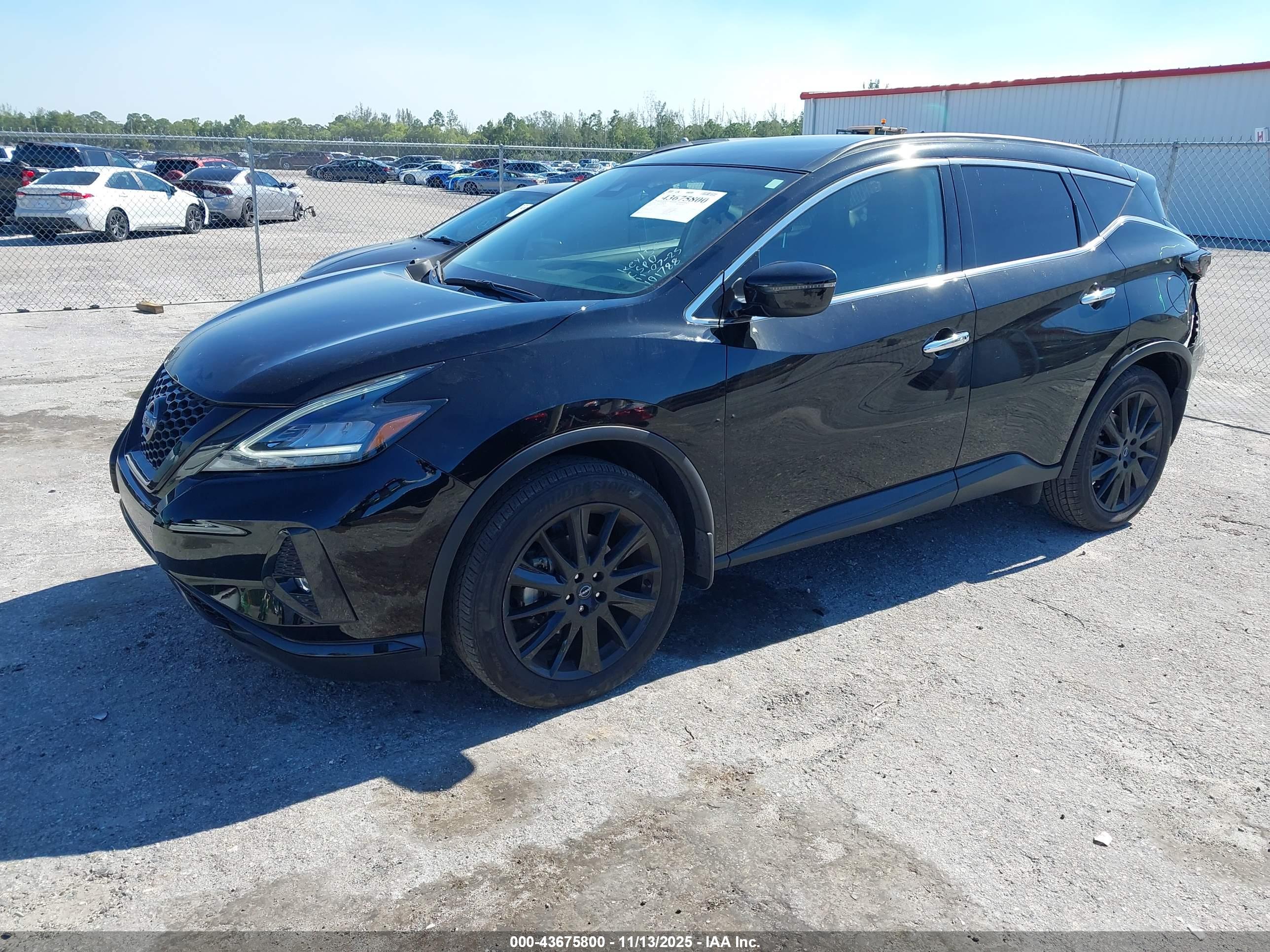 NISSAN MURANO image 2