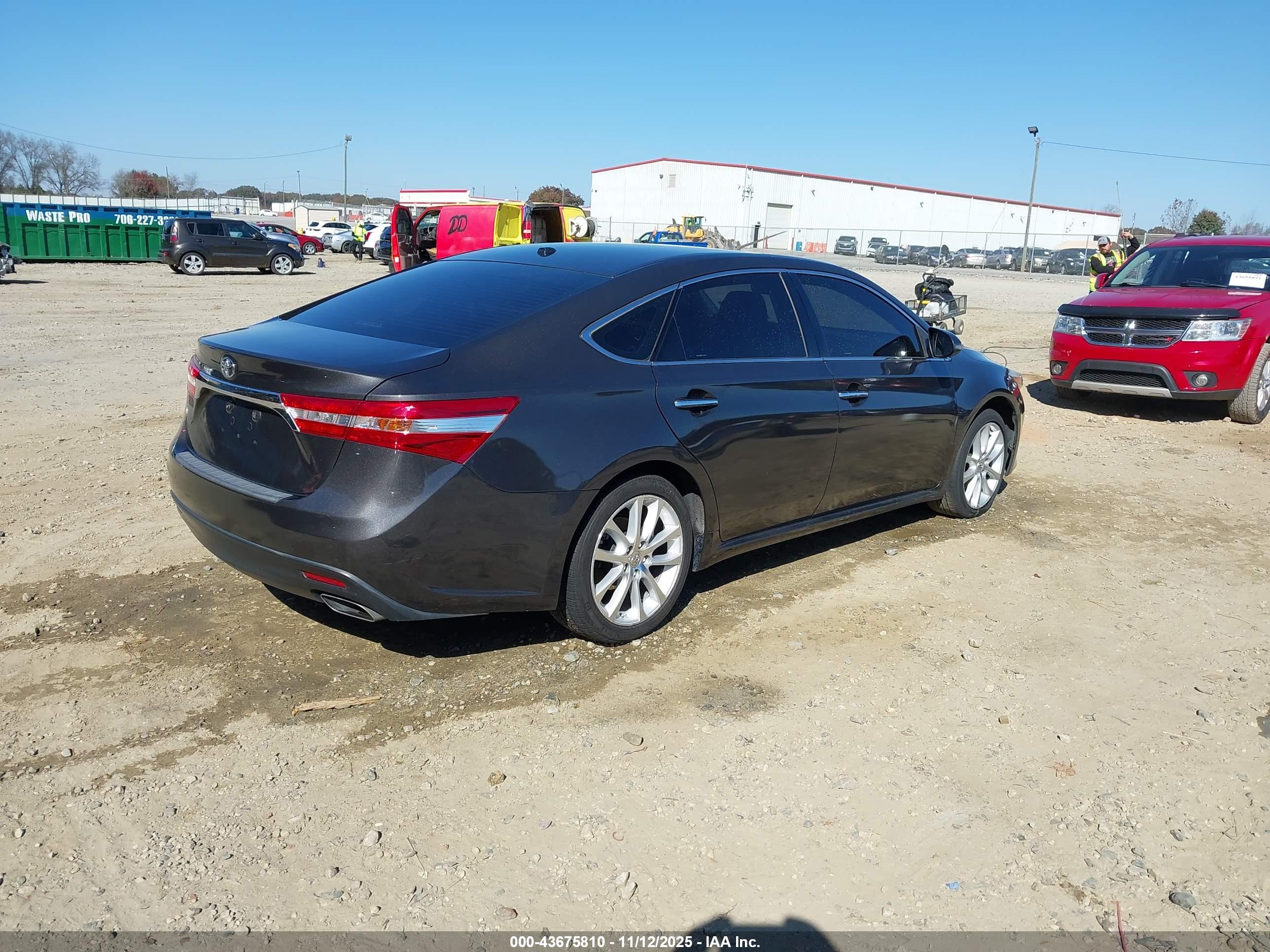TOYOTA AVALON image 4