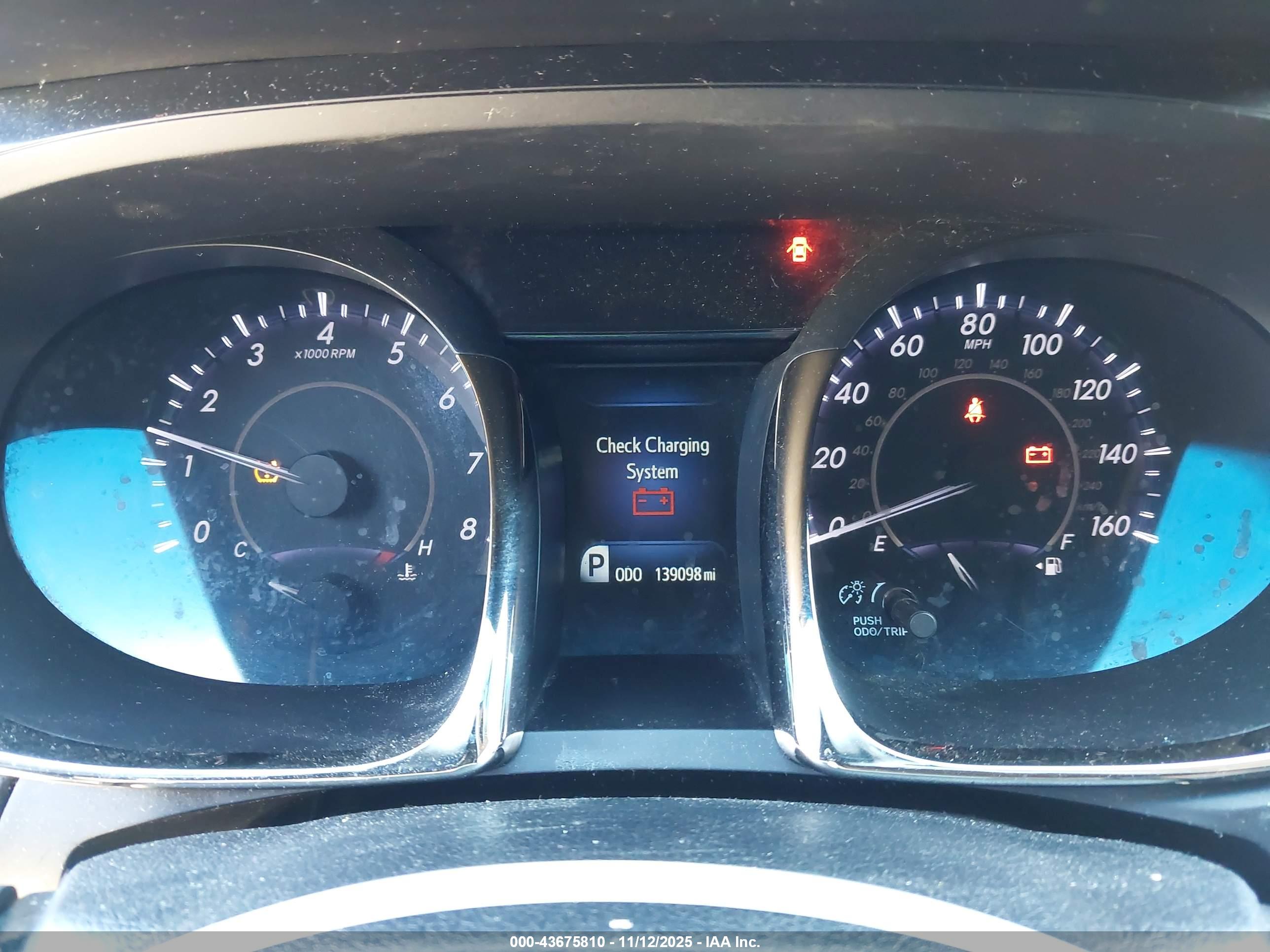 TOYOTA AVALON image 7