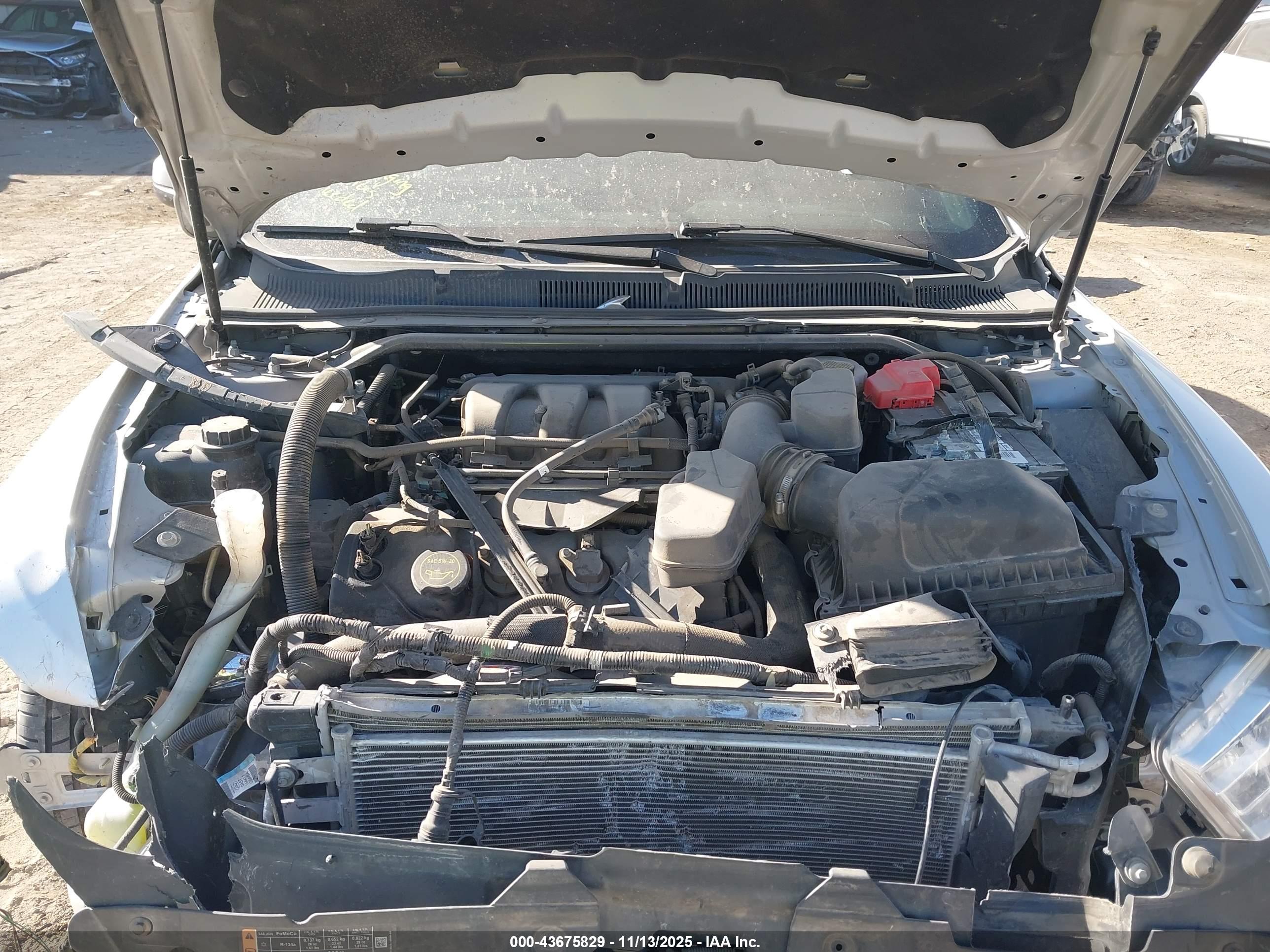 FORD TAURUS image 10