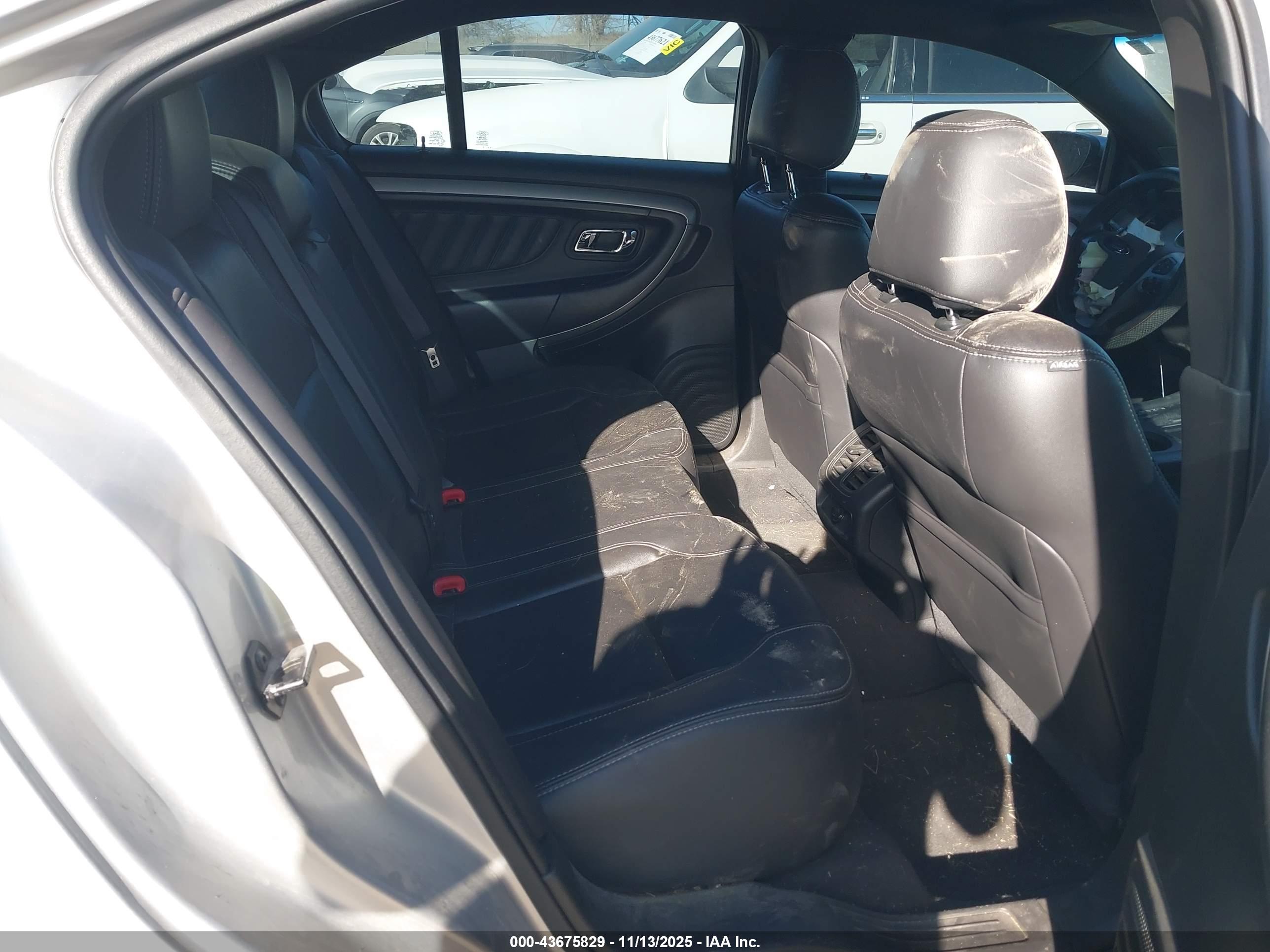 FORD TAURUS image 8