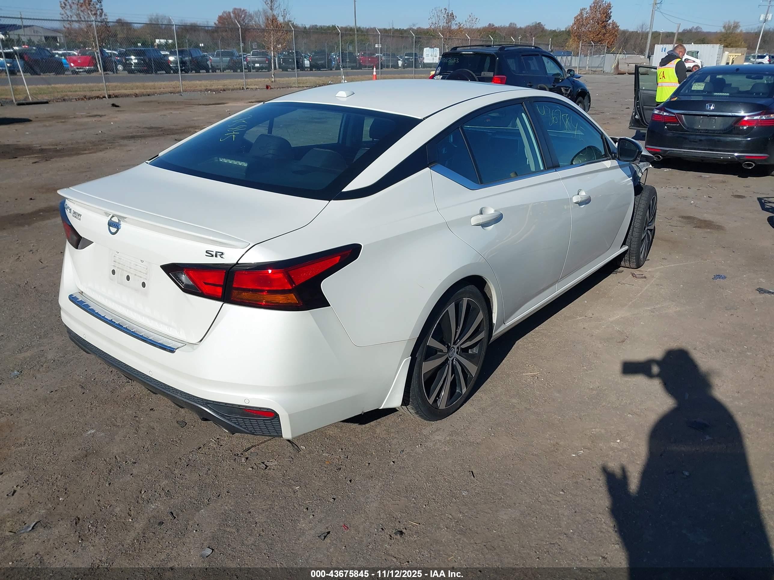 NISSAN ALTIMA image 4