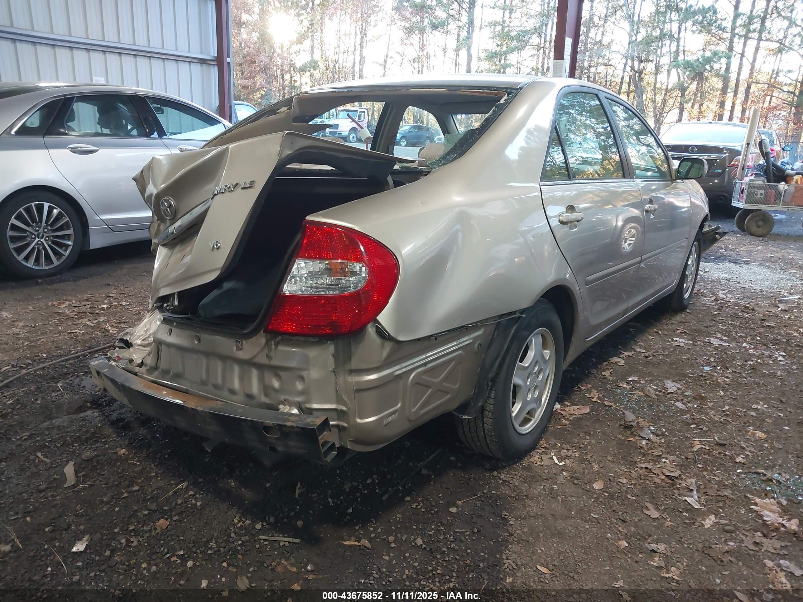 TOYOTA CAMRY image 4