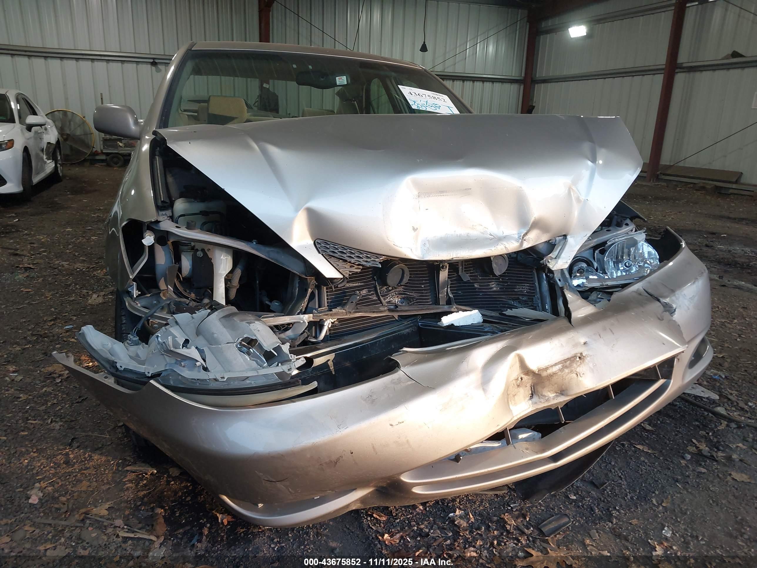 TOYOTA CAMRY image 6