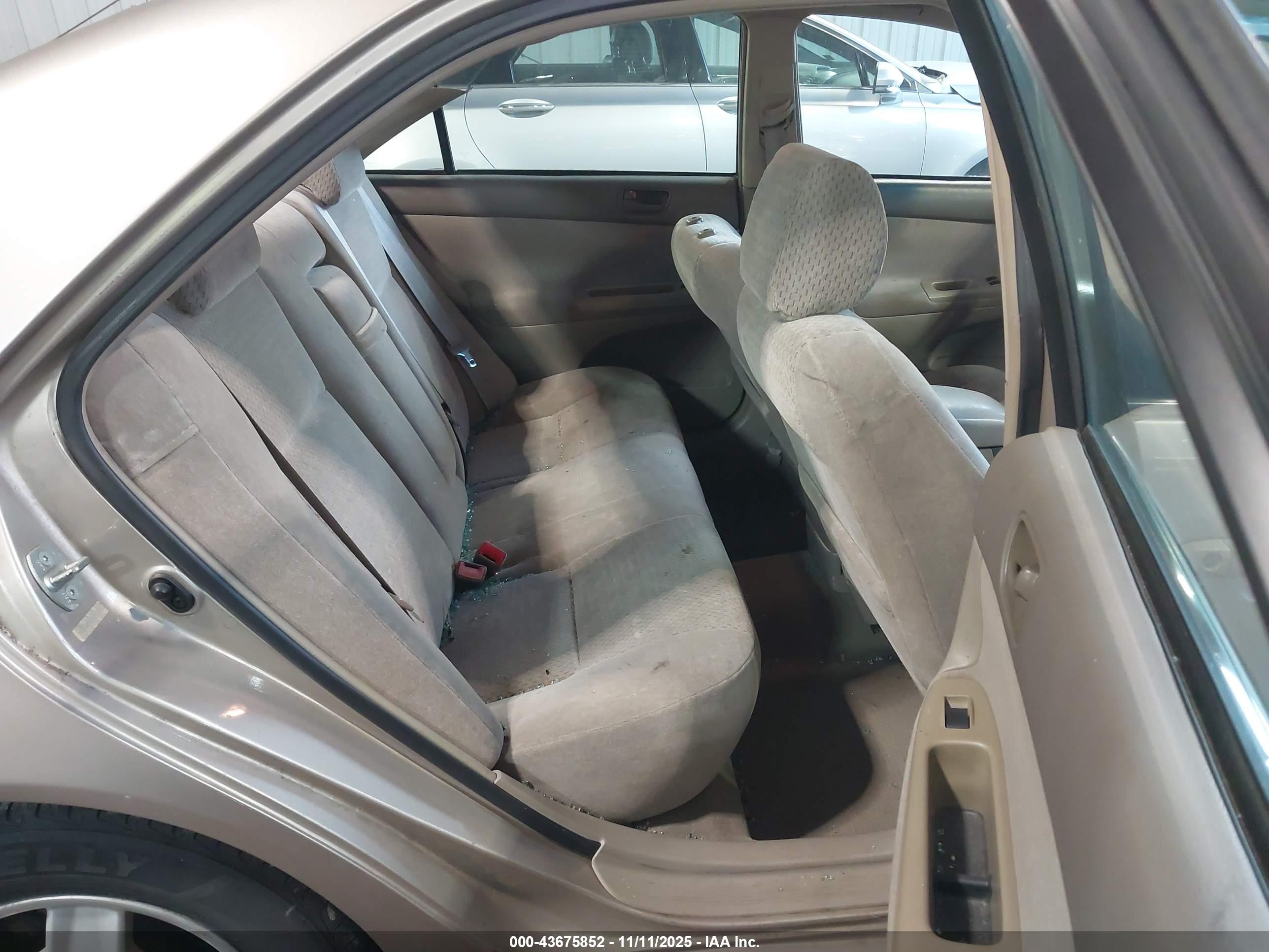 TOYOTA CAMRY image 8