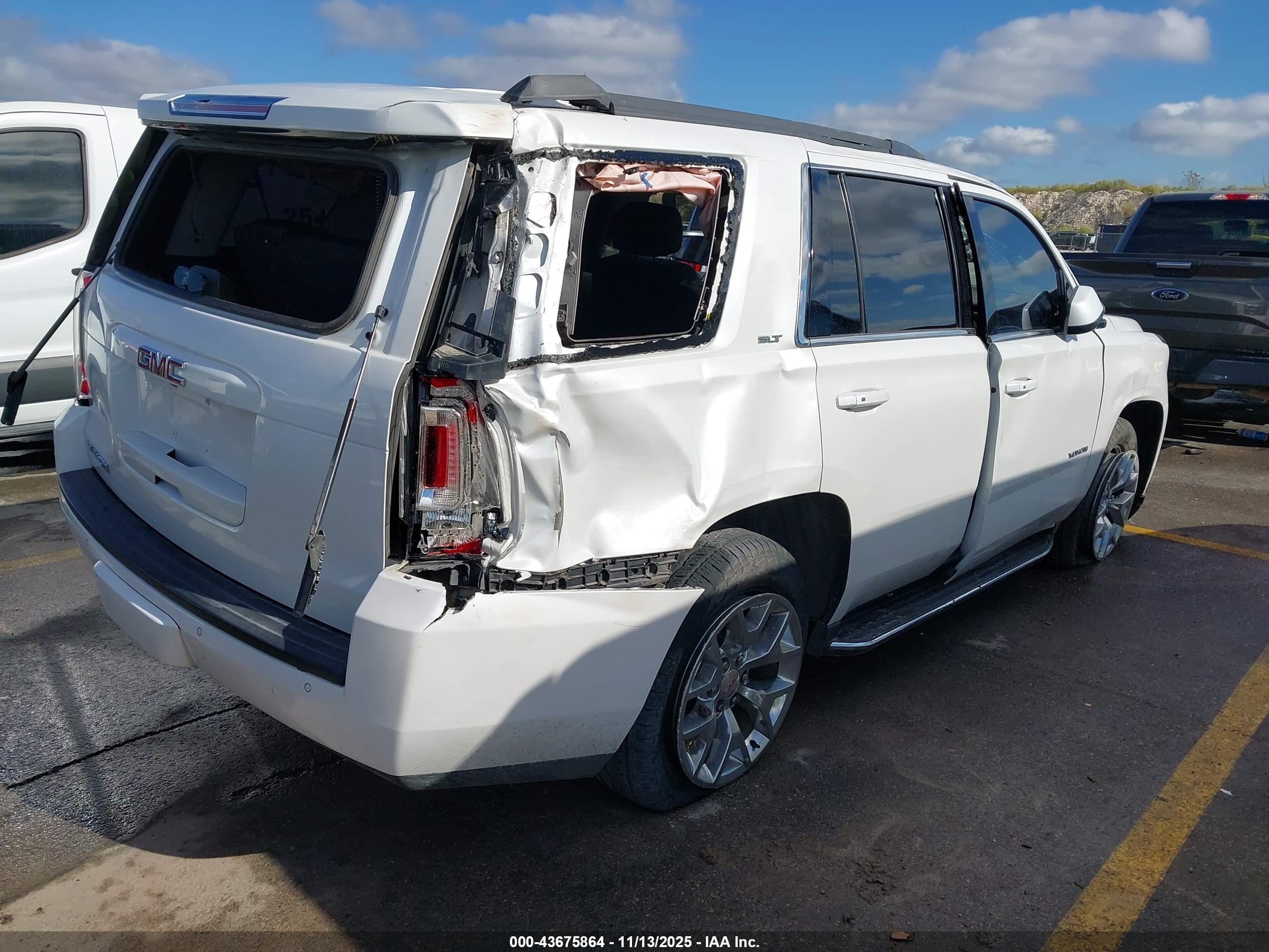GMC YUKON image 4