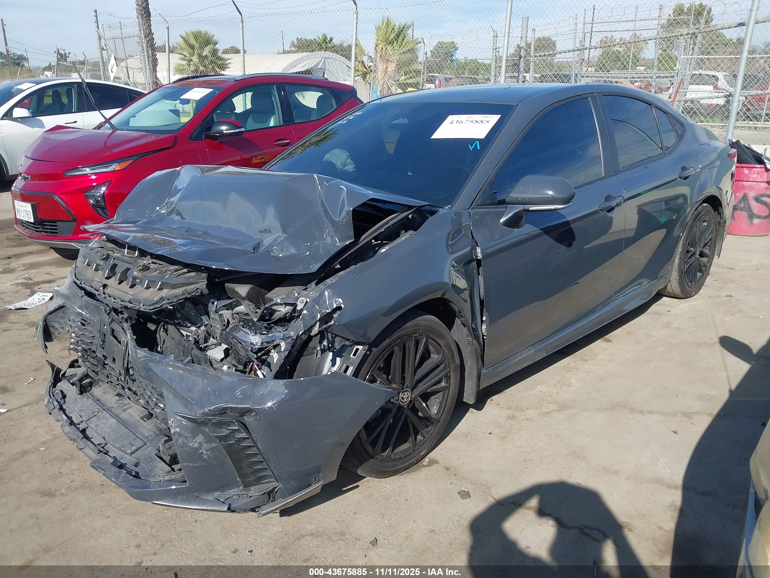 TOYOTA CAMRY image 2