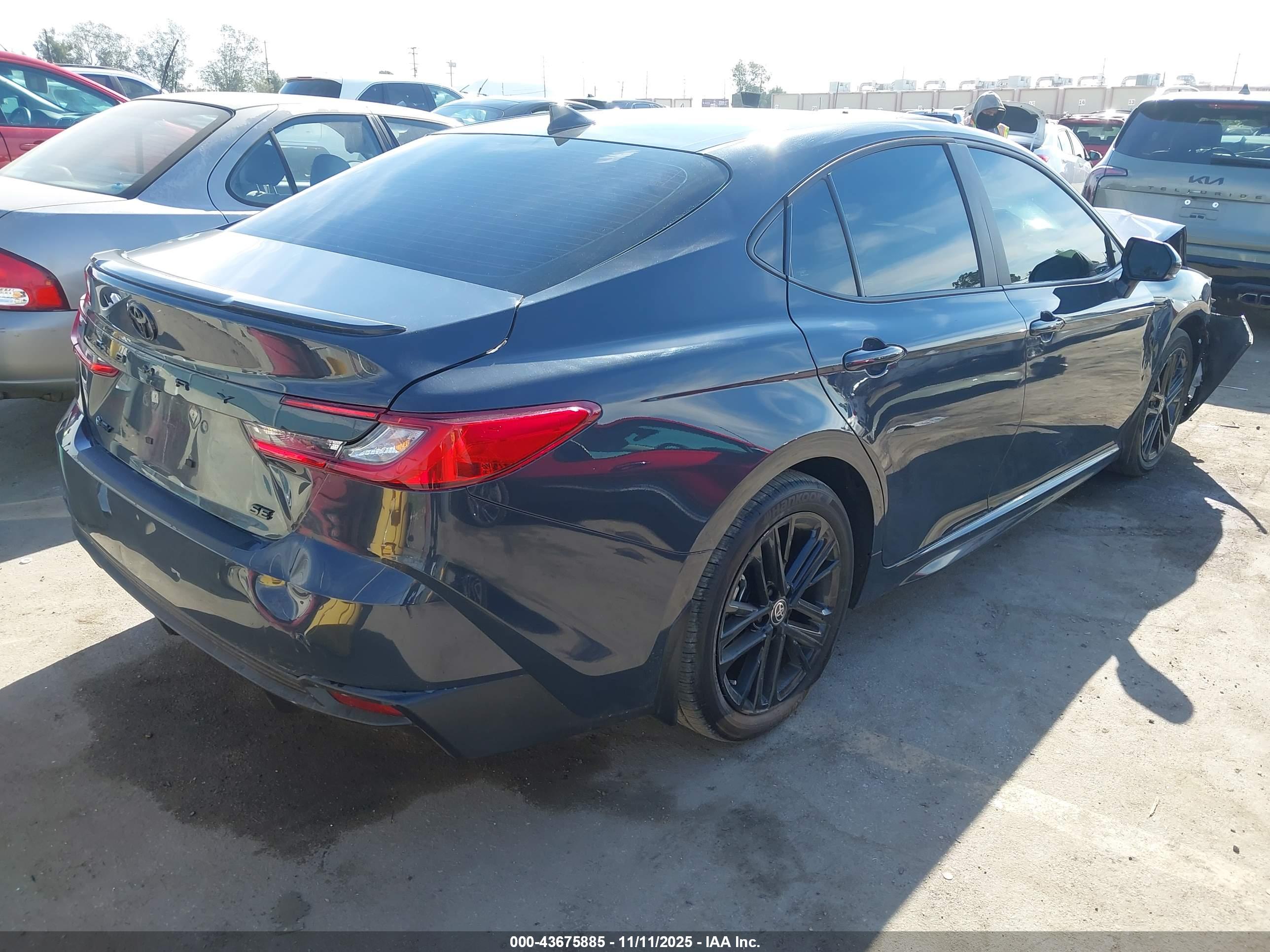 TOYOTA CAMRY image 4