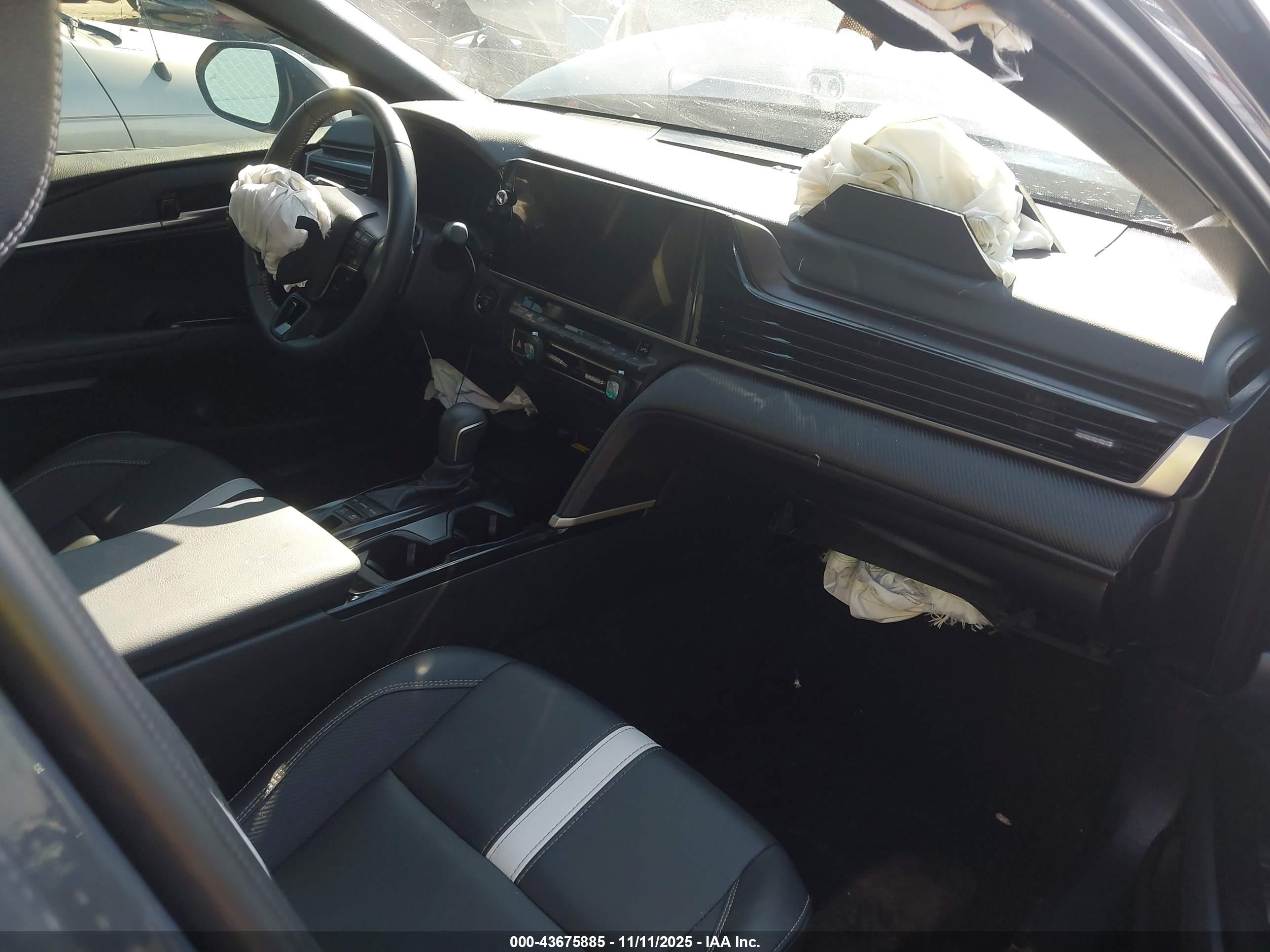 TOYOTA CAMRY image 5