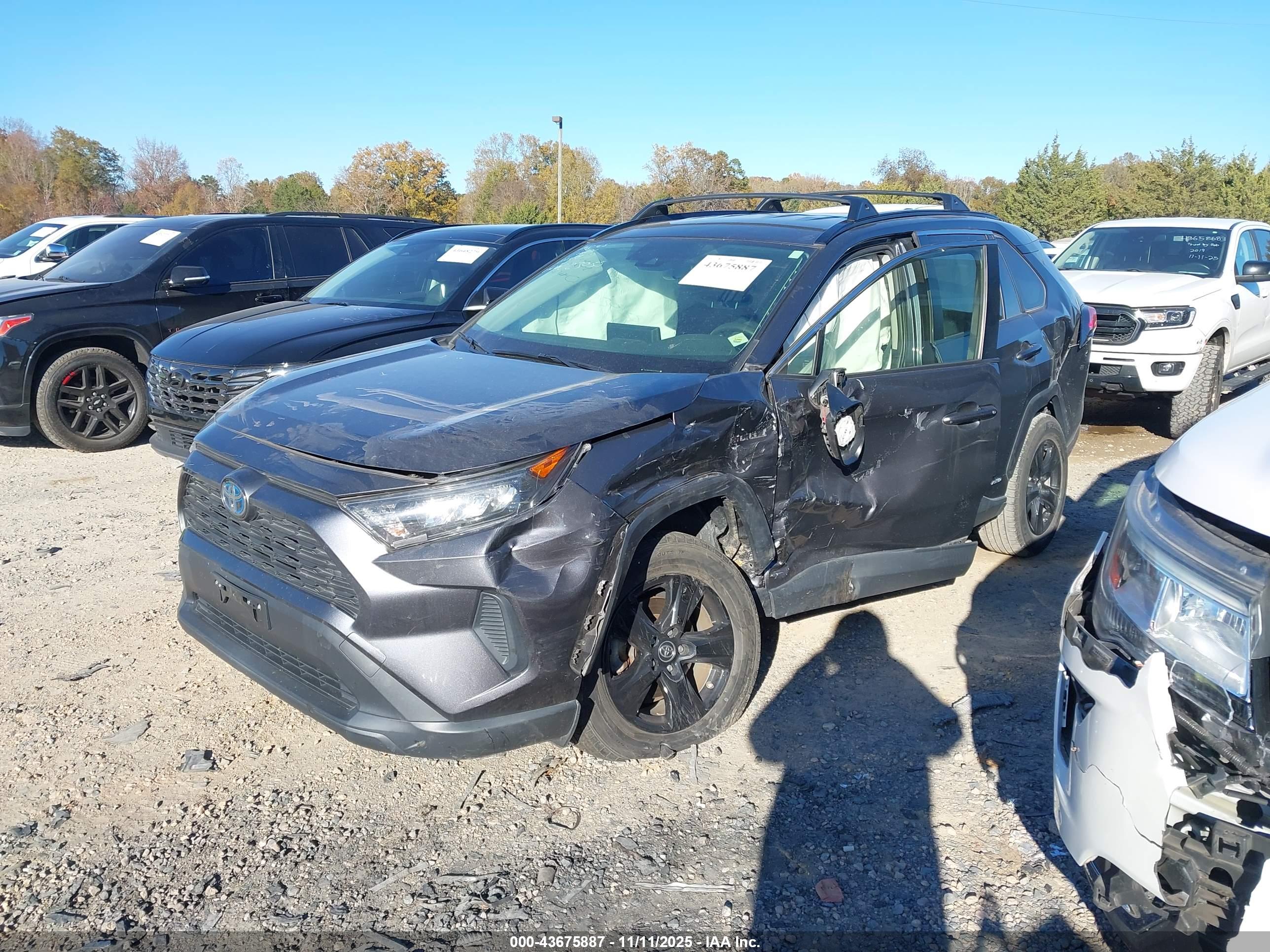 TOYOTA RAV4 image 2