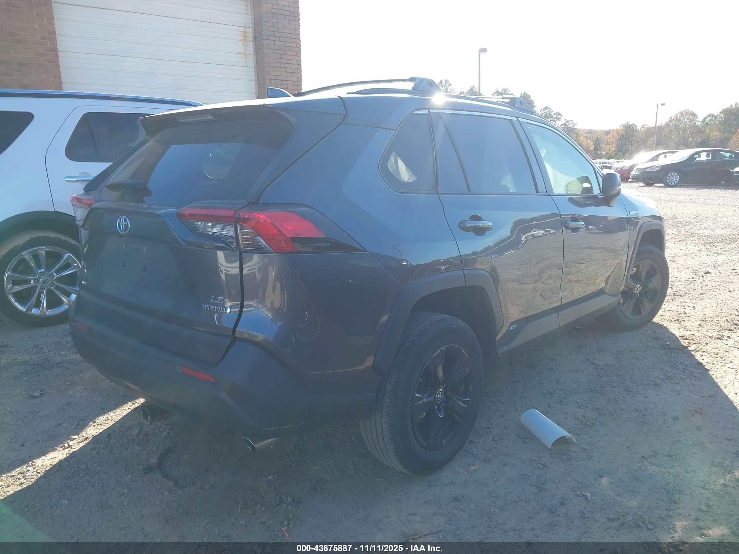 TOYOTA RAV4 image 4