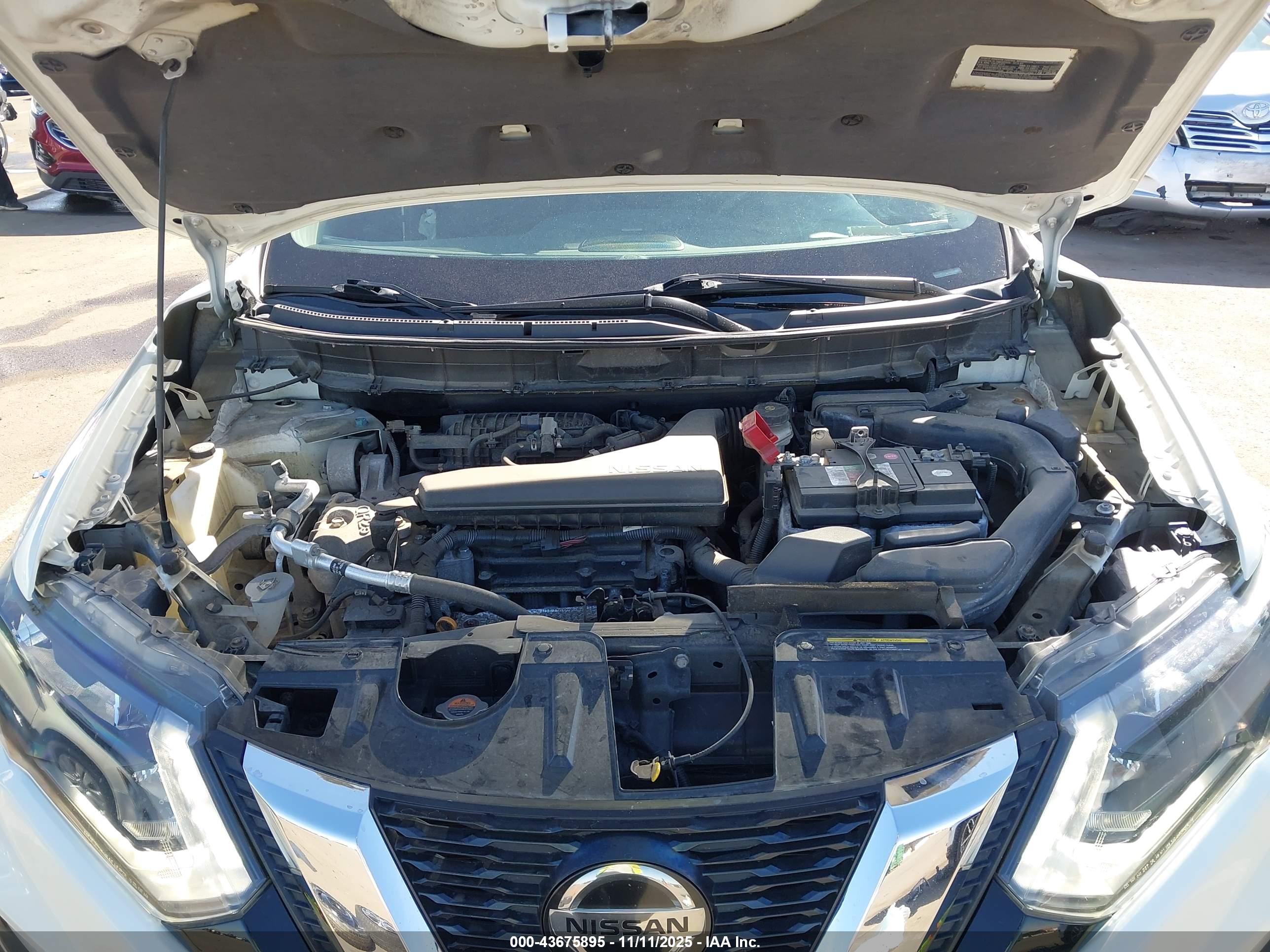 NISSAN ROGUE image 10