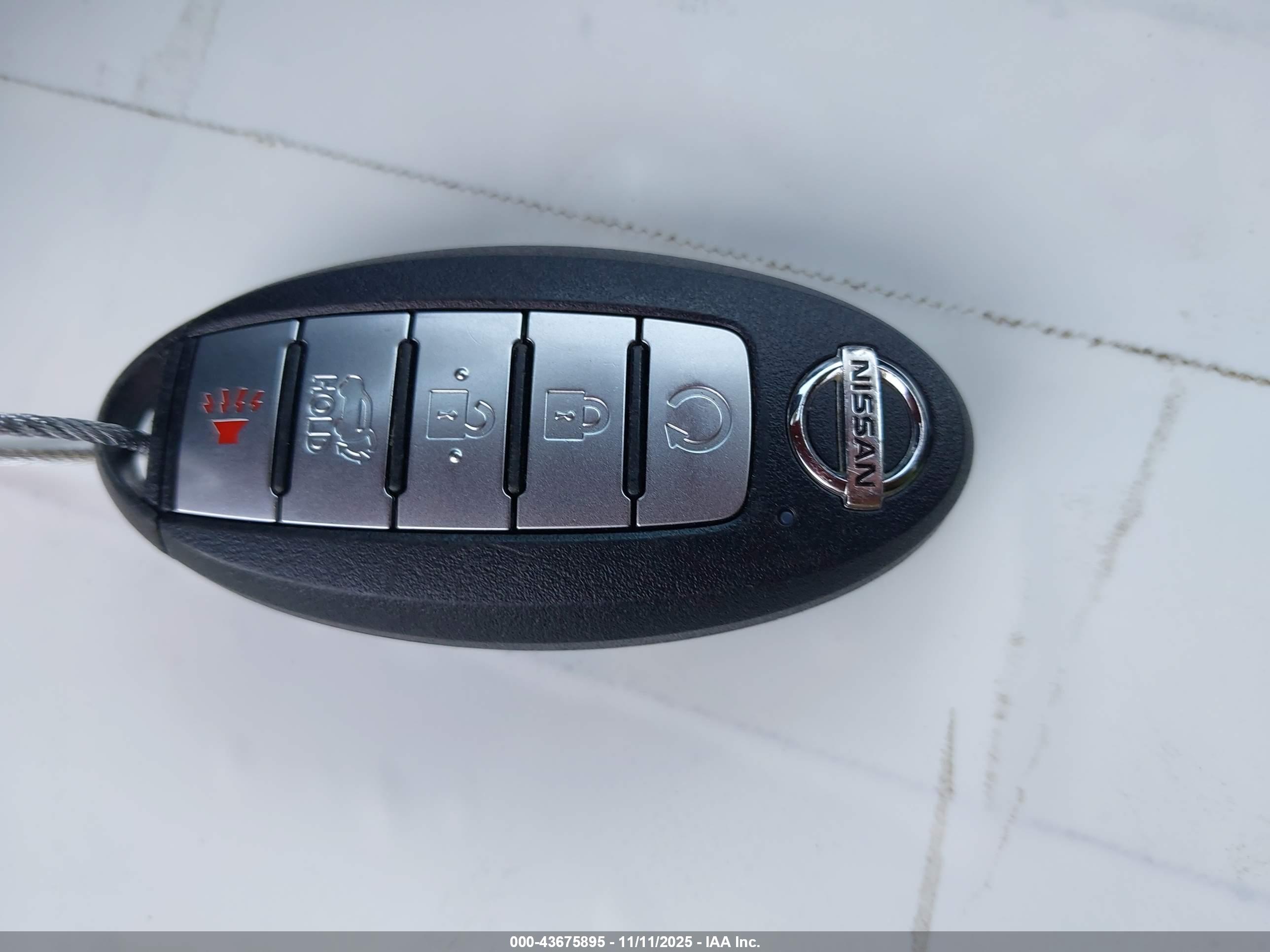NISSAN ROGUE image 11