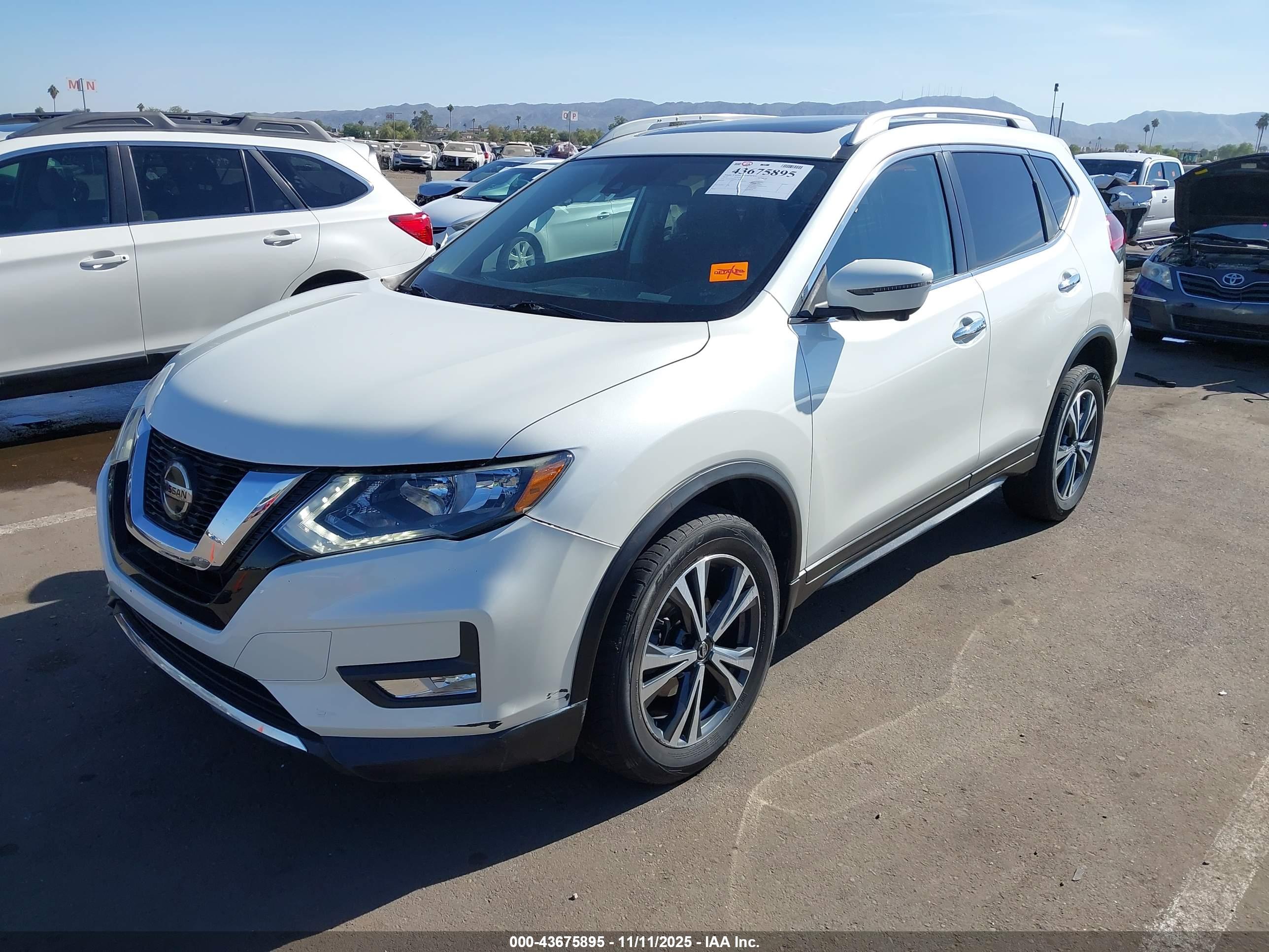 NISSAN ROGUE image 2