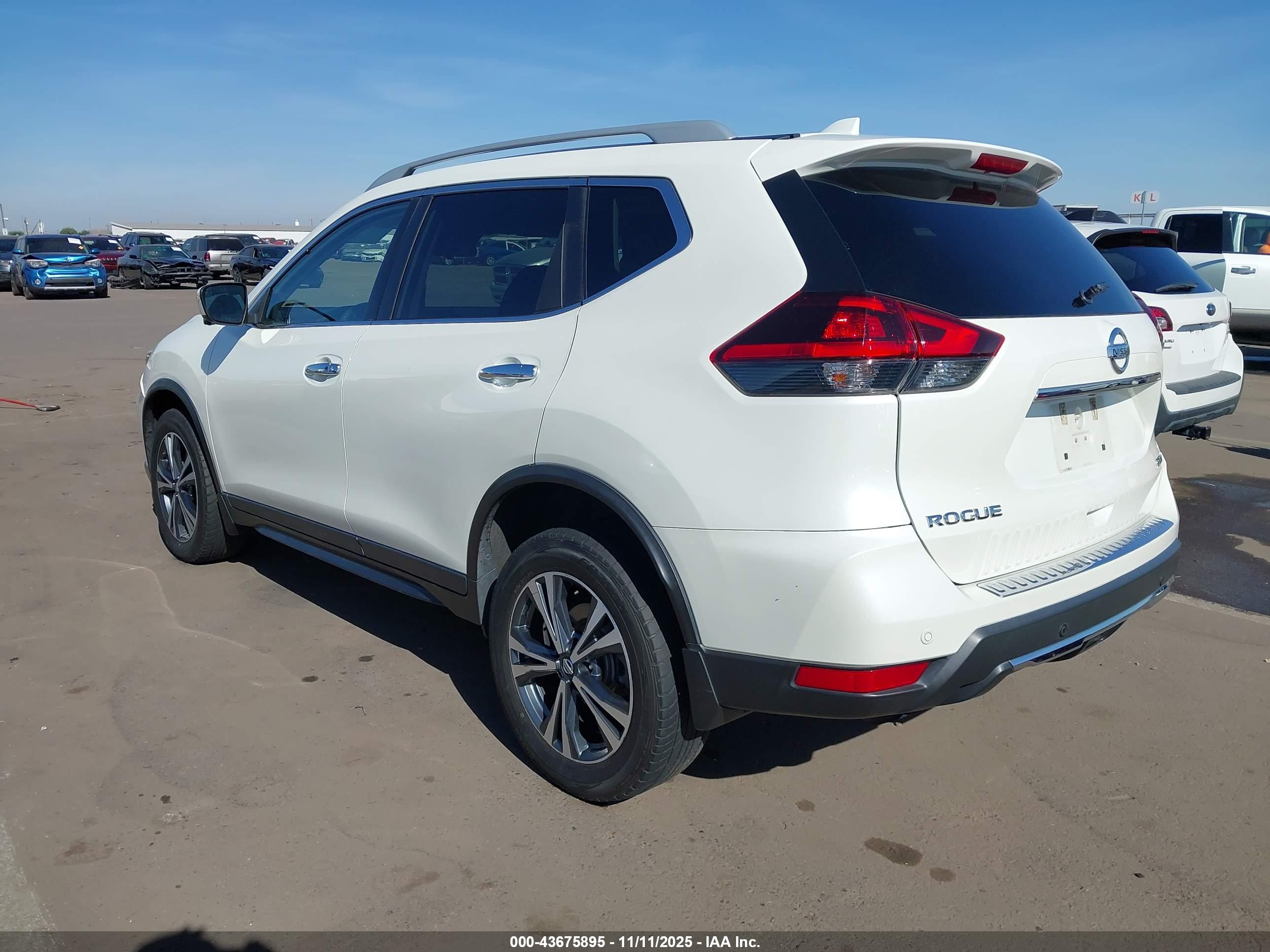 NISSAN ROGUE image 3