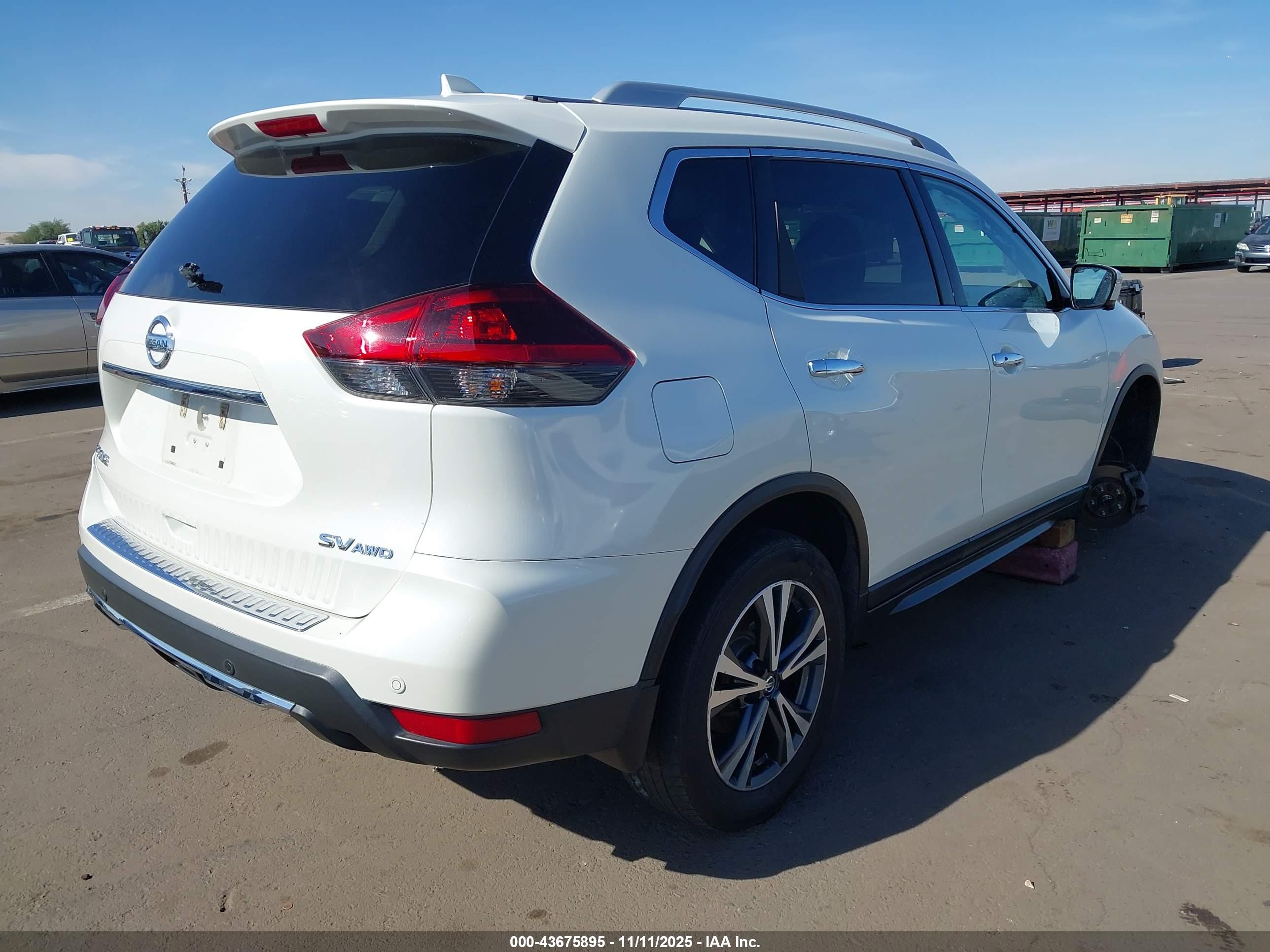 NISSAN ROGUE image 4