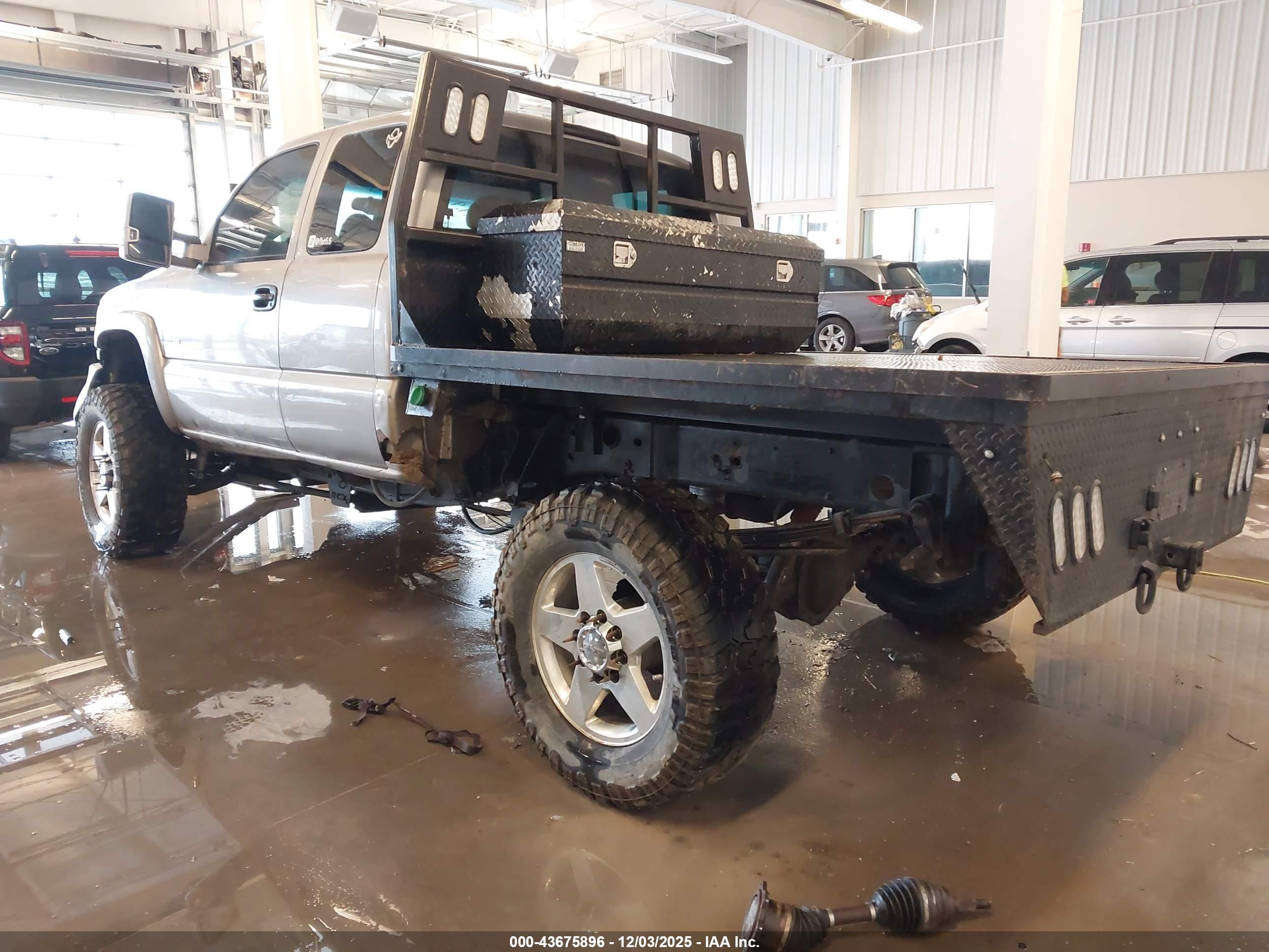 GMC SIERRA image 3