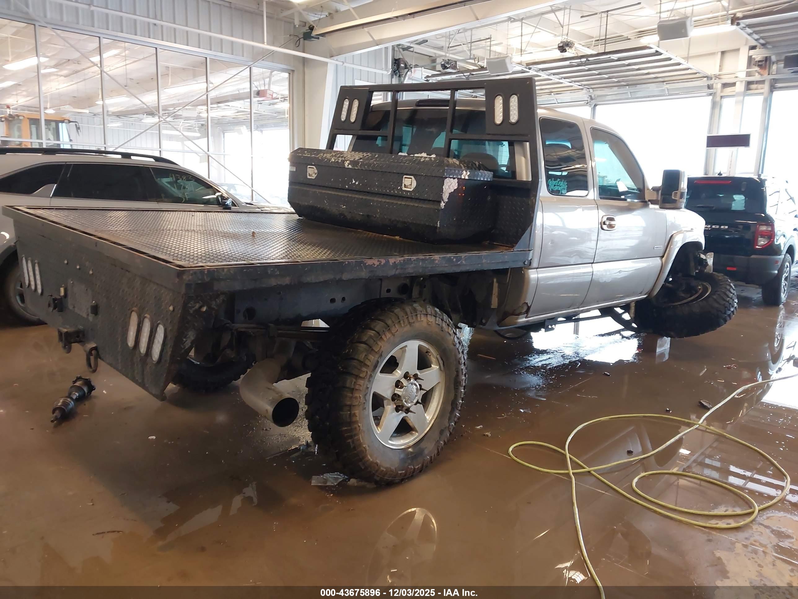 GMC SIERRA image 4