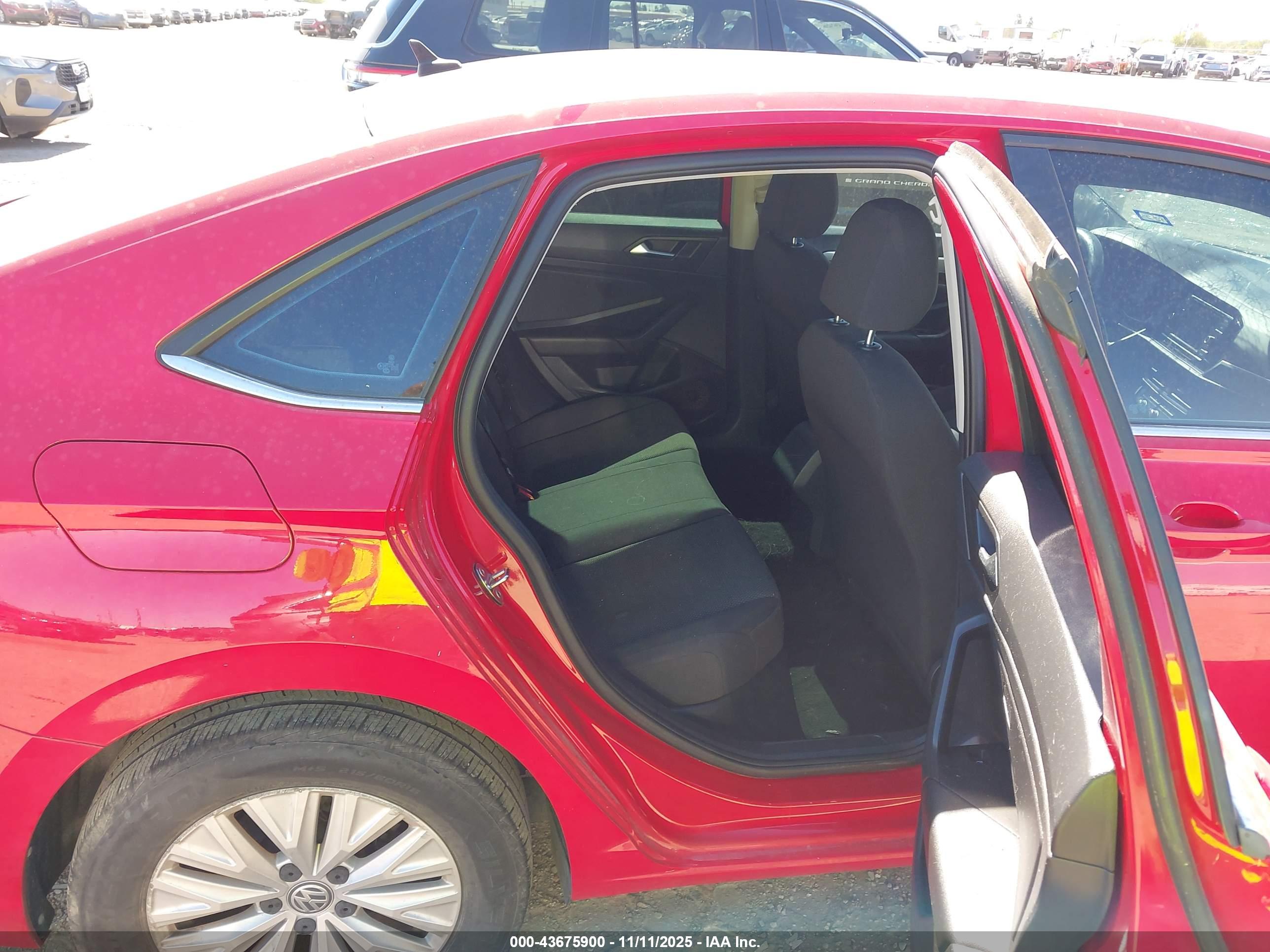 VOLKSWAGEN JETTA image 8