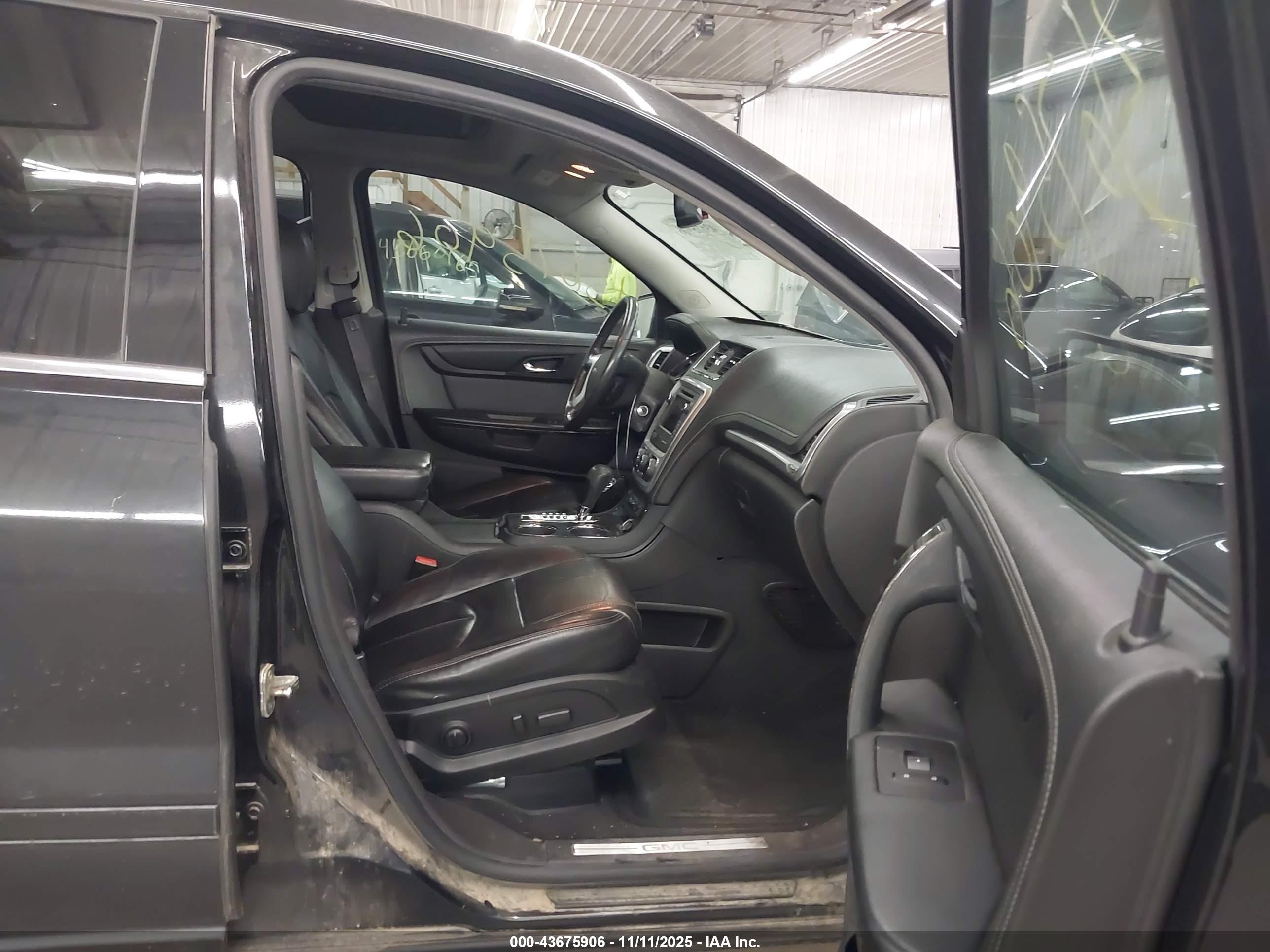 GMC ACADIA image 5