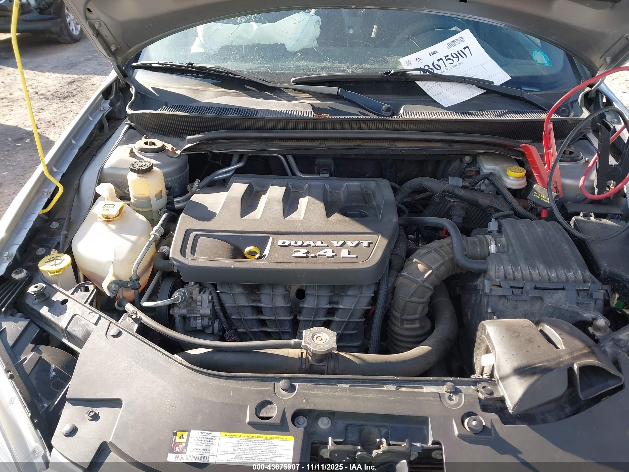 CHRYSLER 200 image 10
