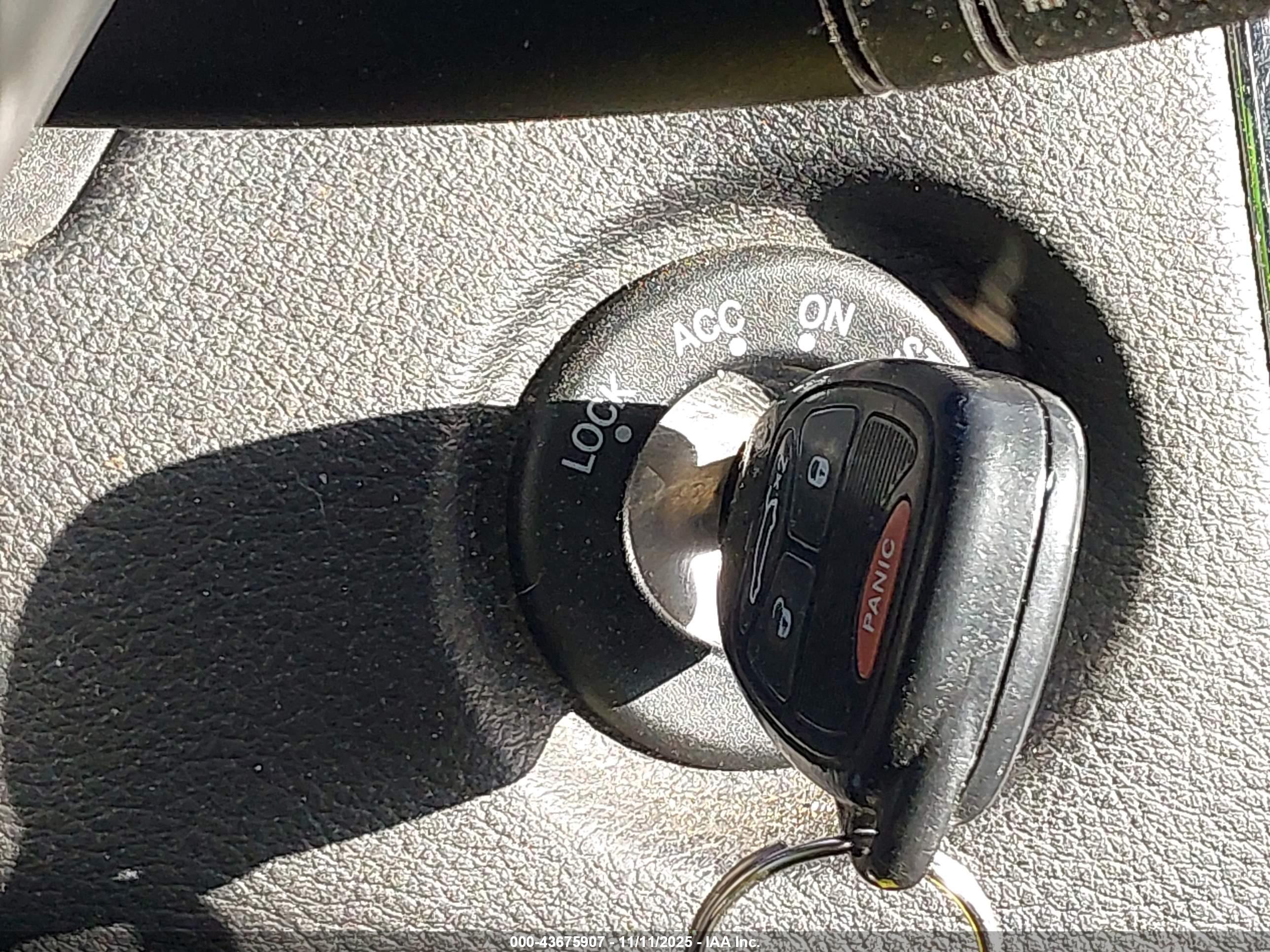 CHRYSLER 200 image 11