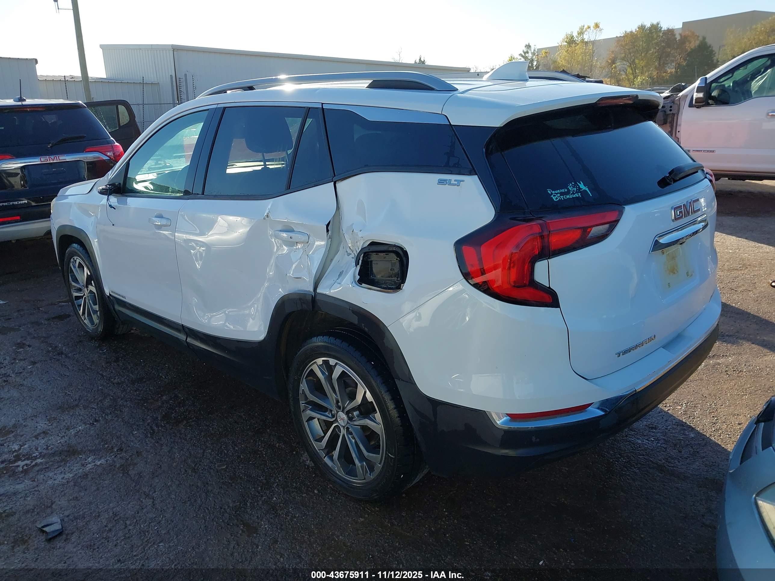 GMC TERRAIN image 3