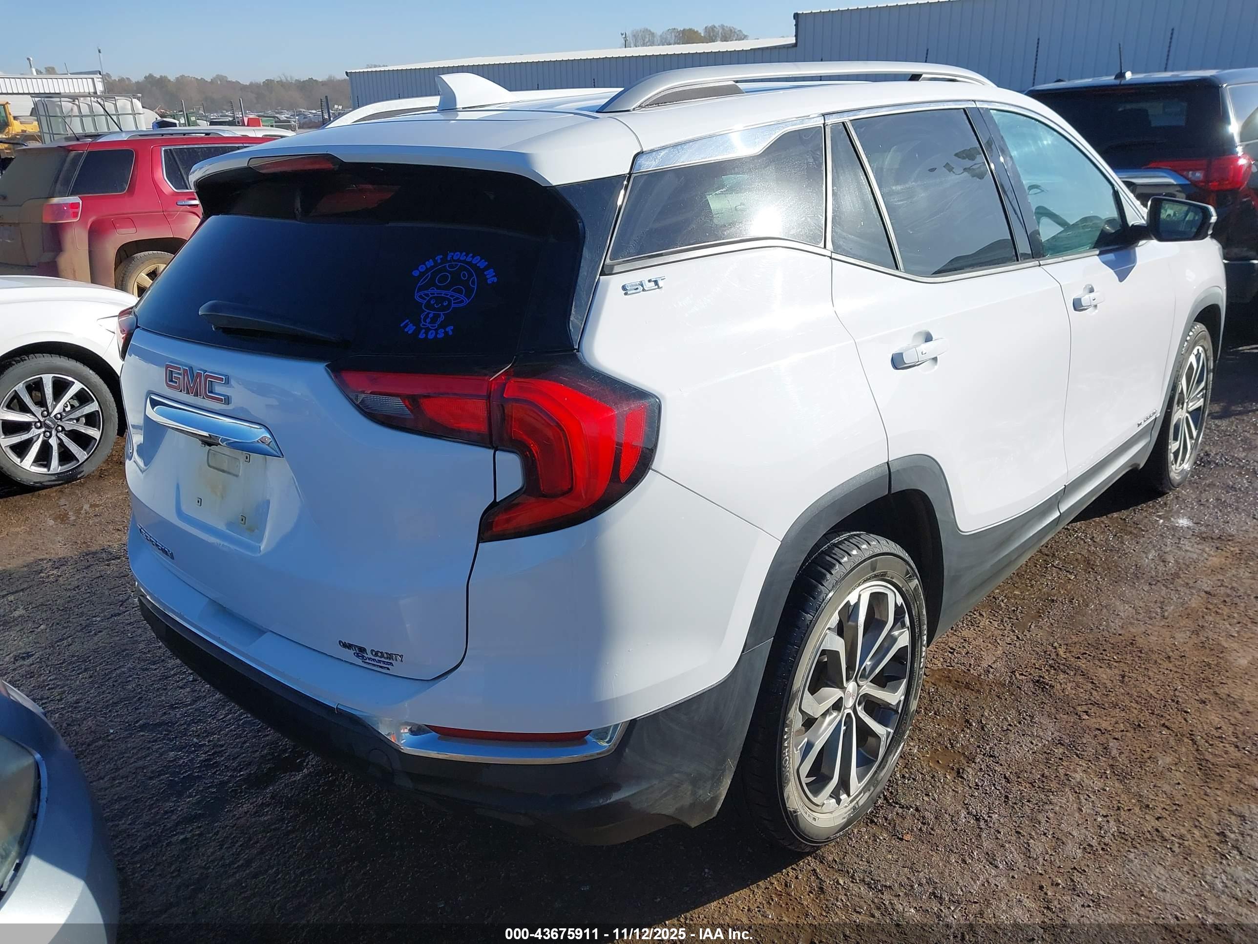 GMC TERRAIN image 4