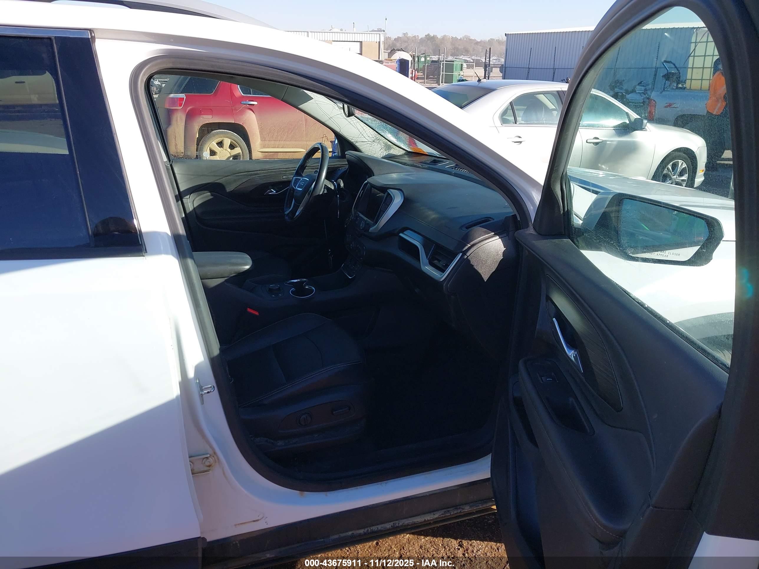 GMC TERRAIN image 5