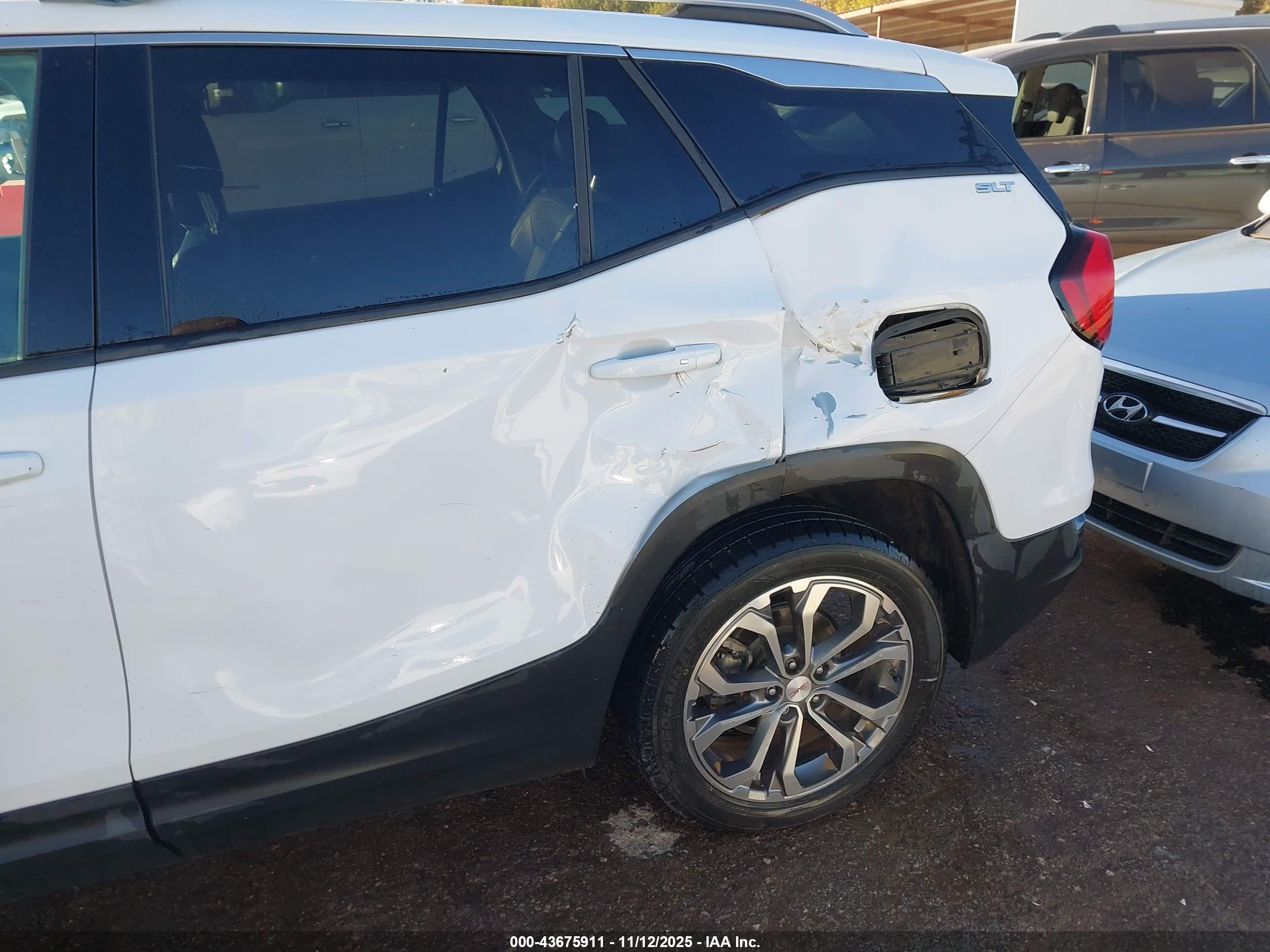 GMC TERRAIN image 6