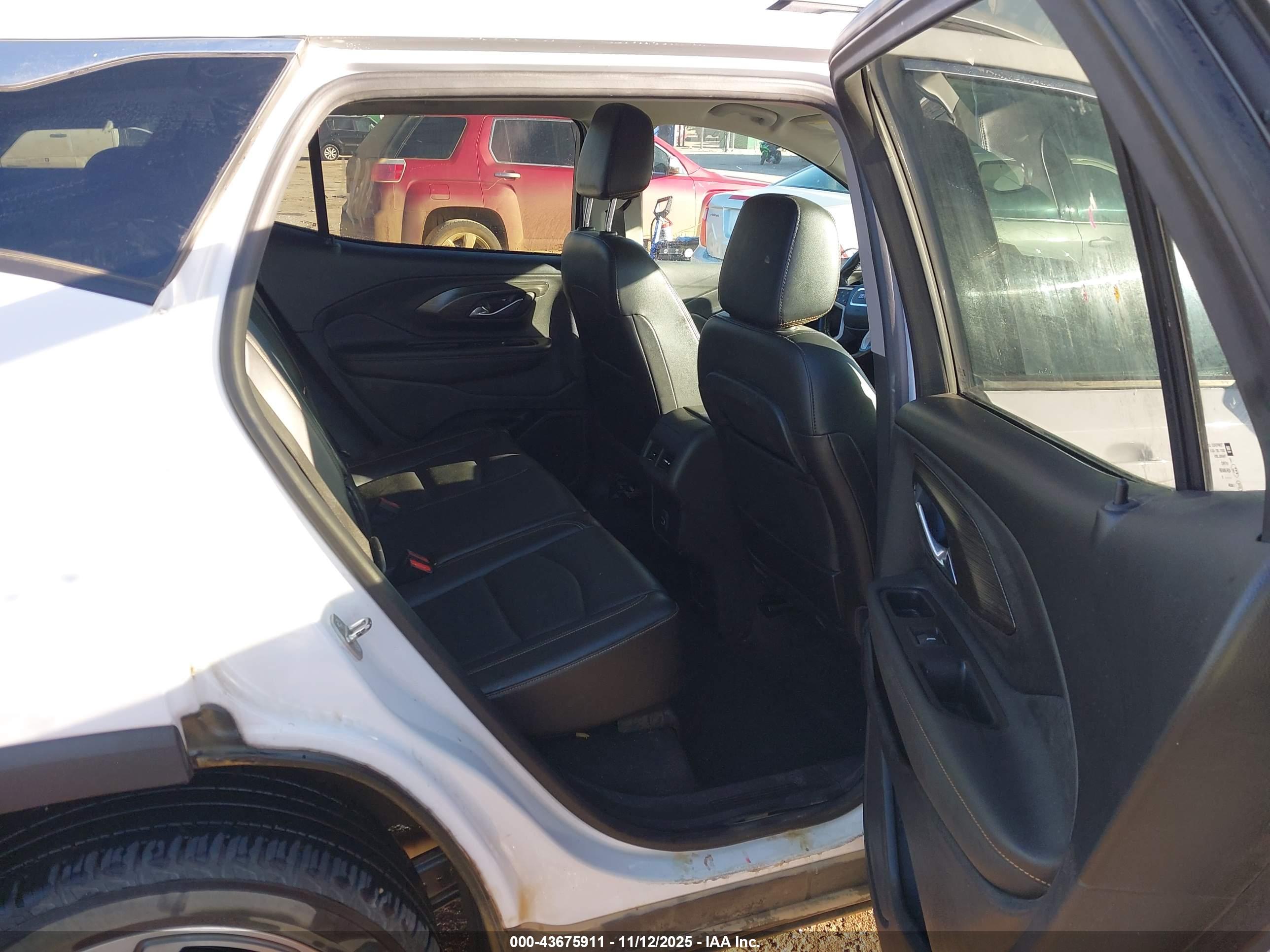 GMC TERRAIN image 8