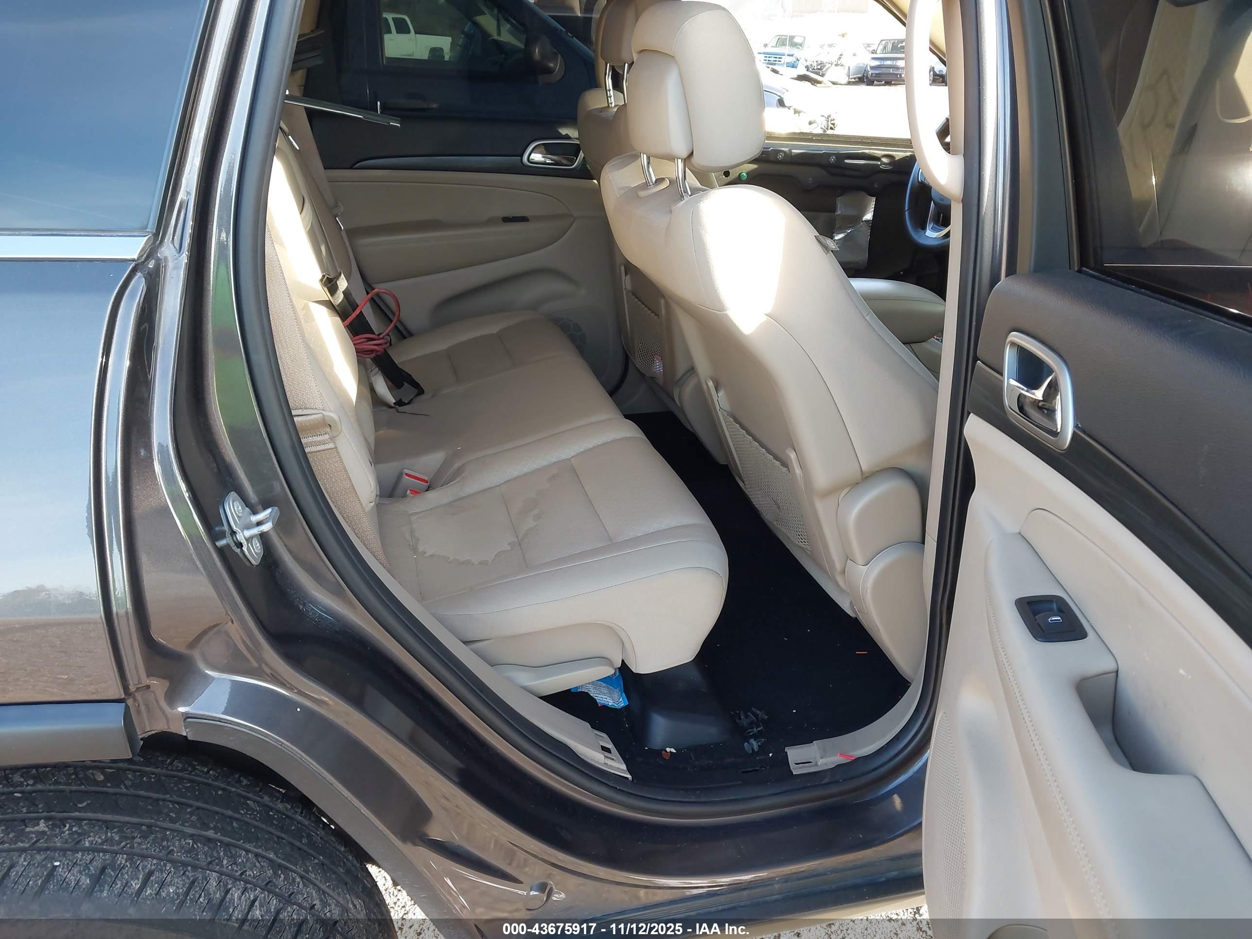 JEEP GRAND image 8