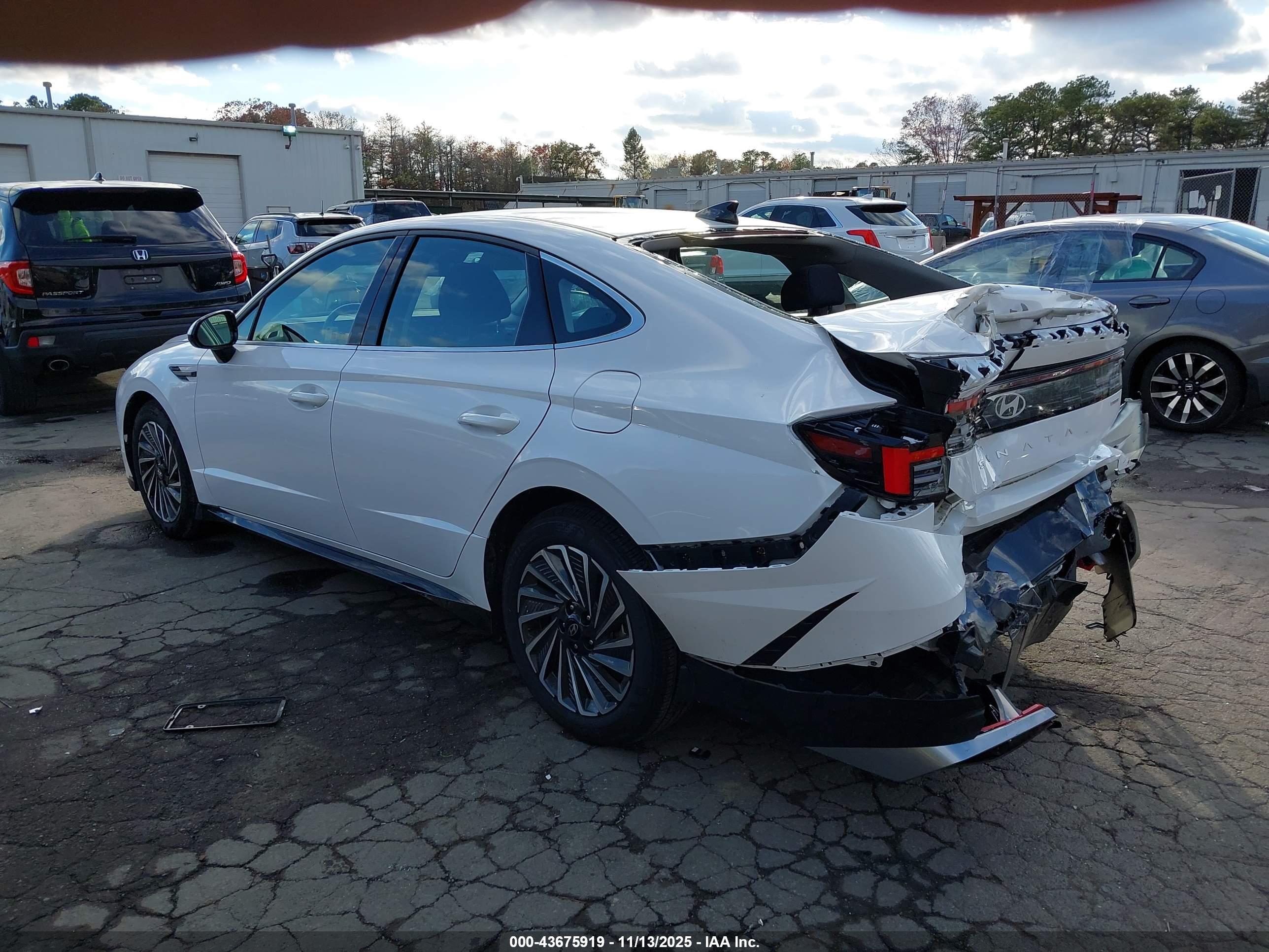 HYUNDAI SONATA image 3
